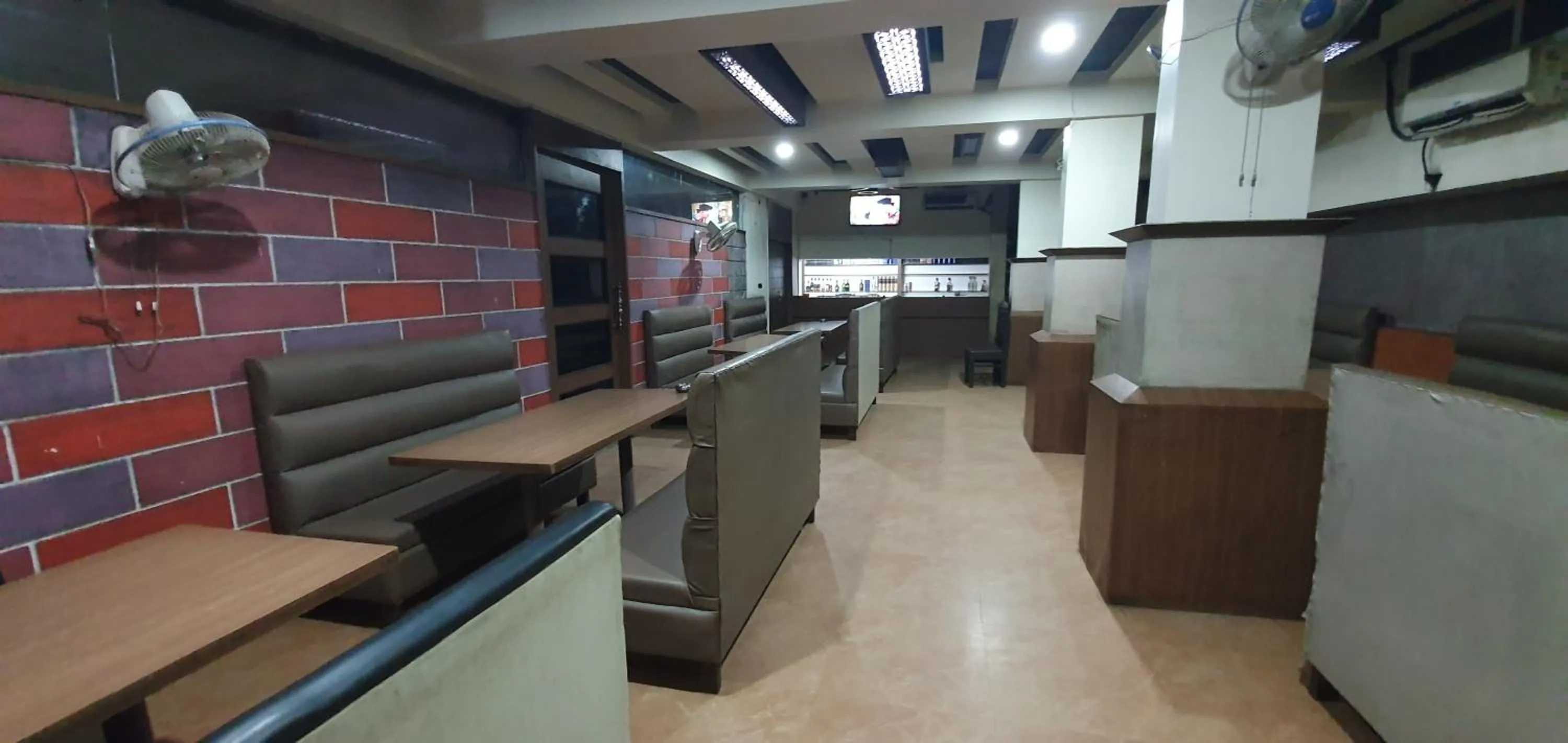 Lounge or bar in HOTEL MANUHAR INN