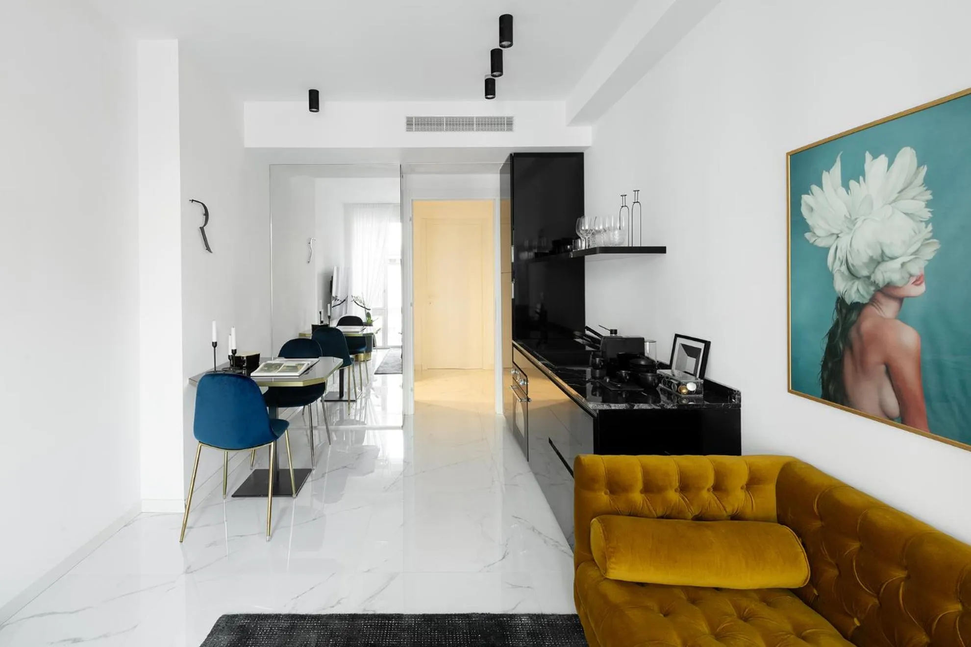 TV and multimedia in JOIVY Boutique Apartments Farneti