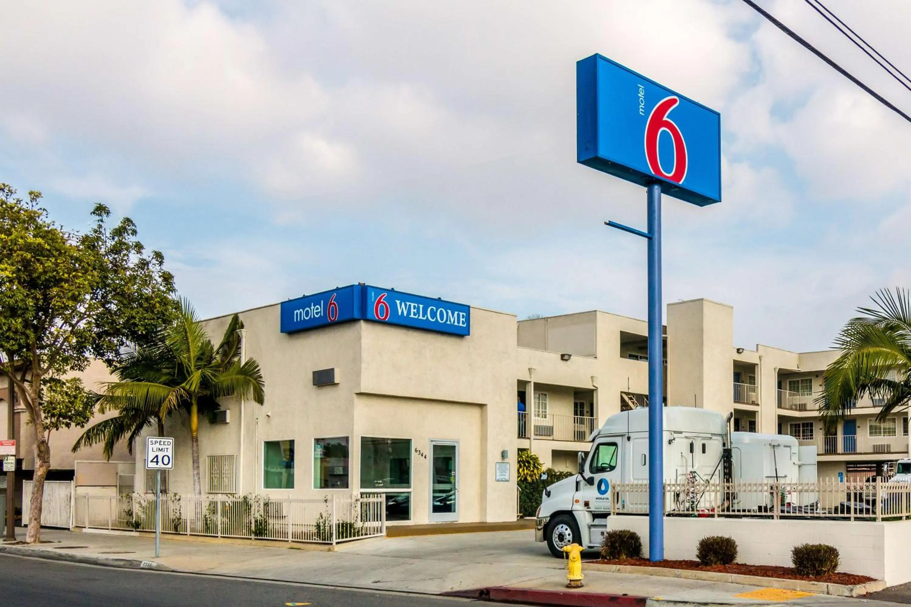 Property building in Motel 6 Bell Gardens, CA - Los Angeles