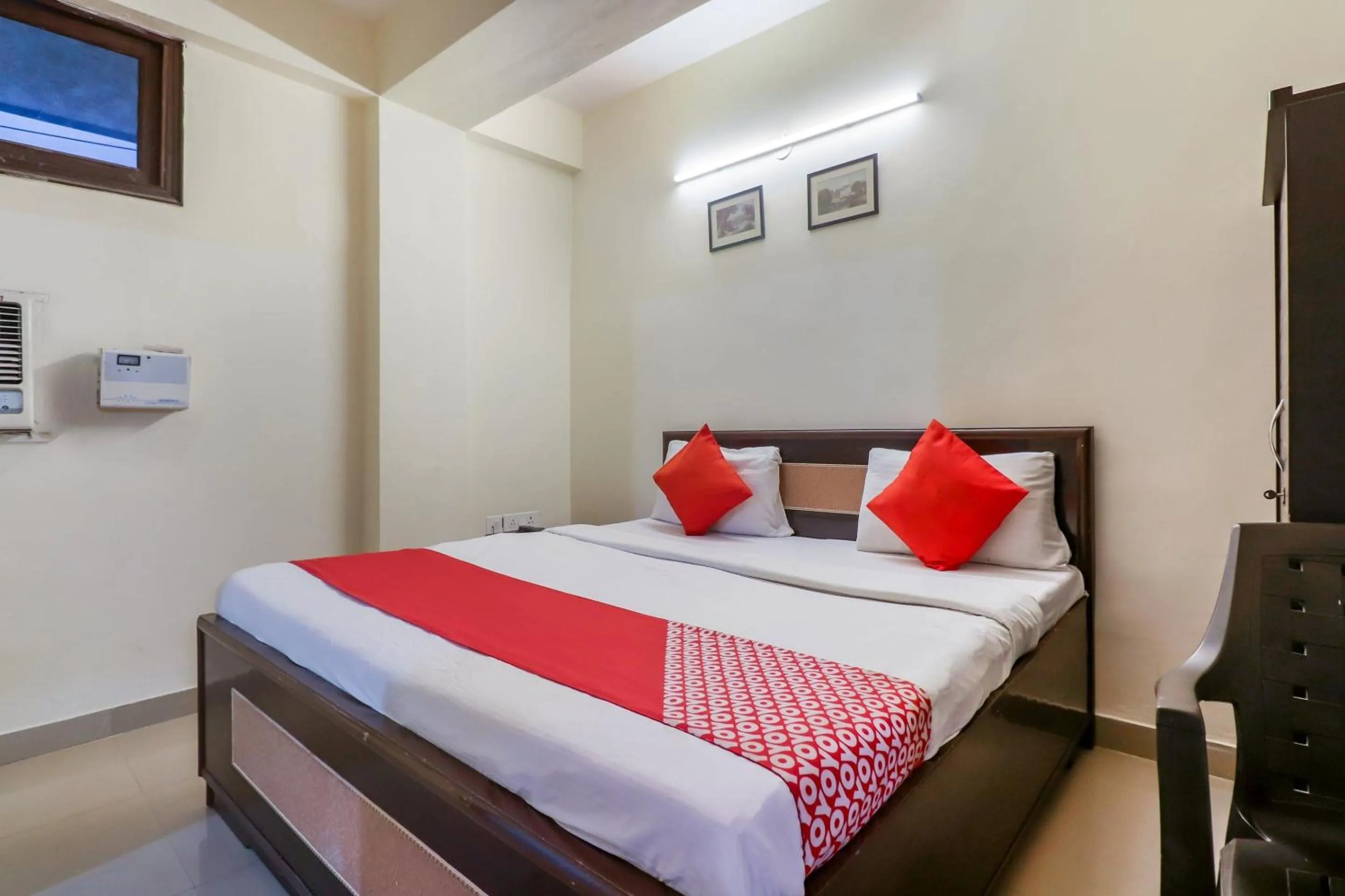 Bedroom, Bed in Hotel O Red Rose Residency