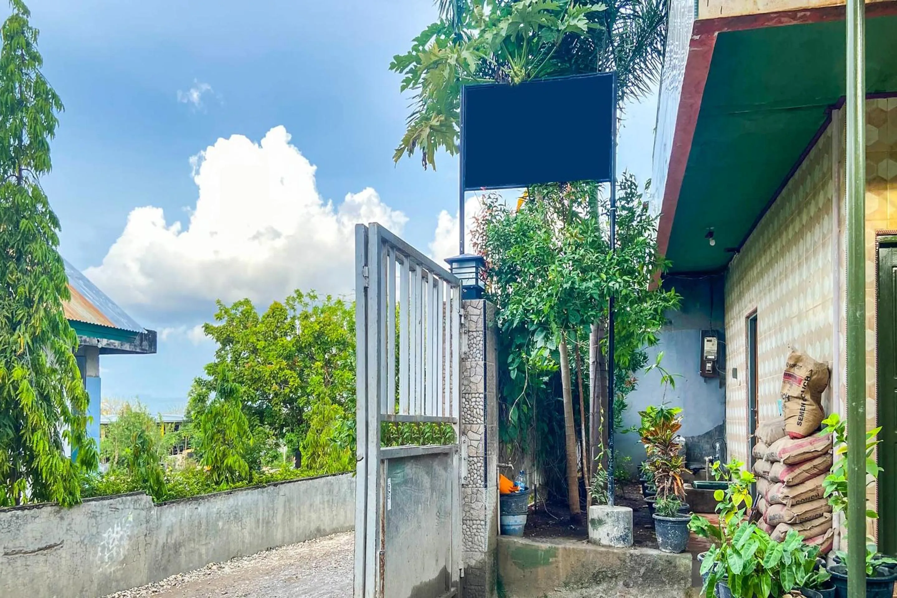 Facade/entrance in OYO 2518 Wilma Hotel Ii Premier