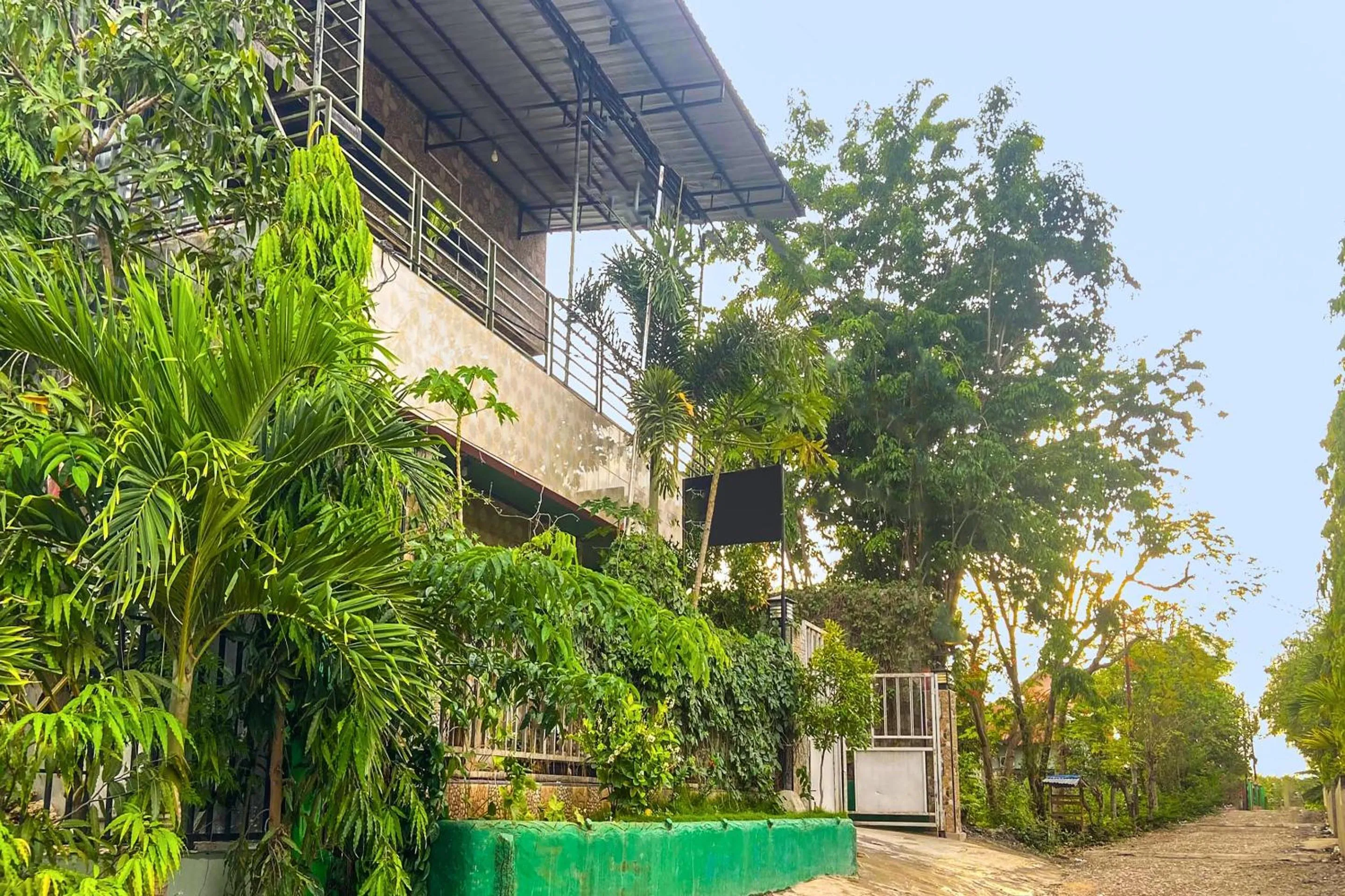 Facade/entrance in OYO 2518 Wilma Hotel Ii Premier