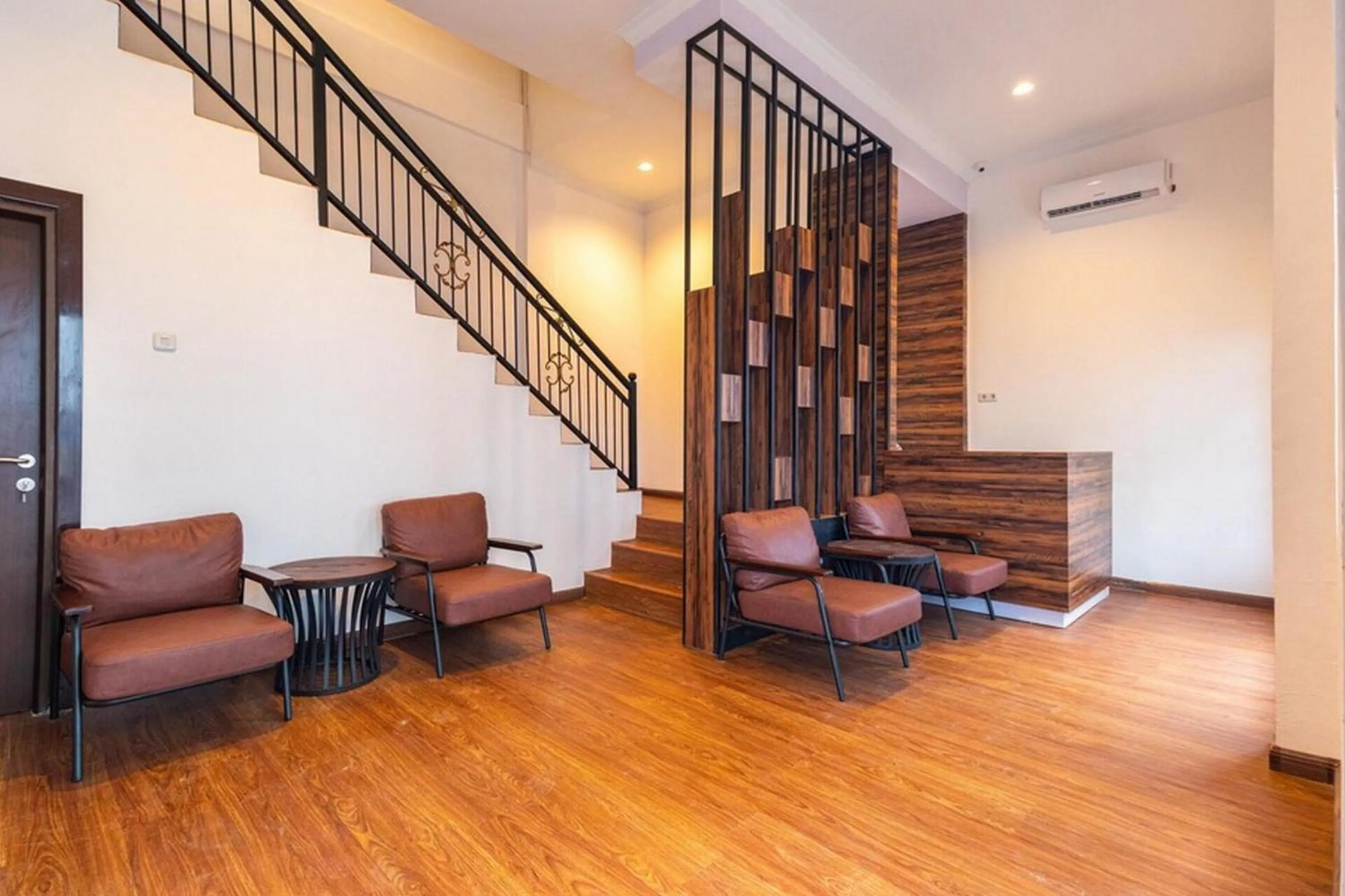 Lobby or reception in RedDoorz at Binjai Deli Serdang