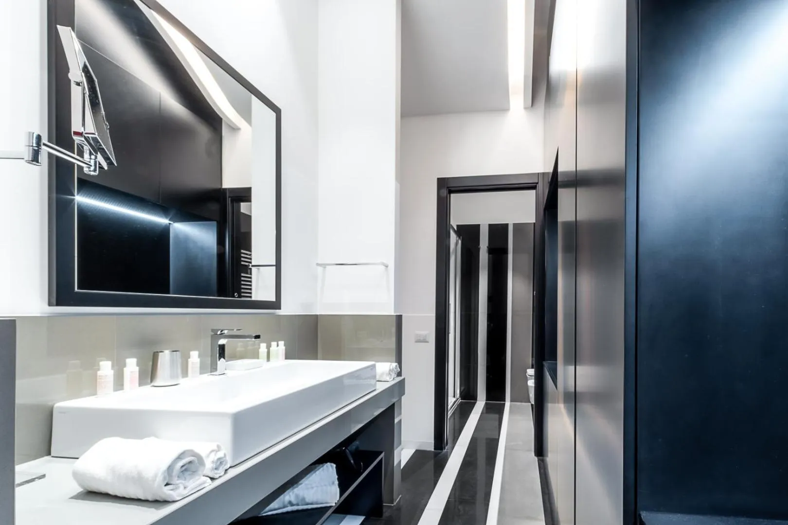 Shower in V-Accommodation IV Fontane