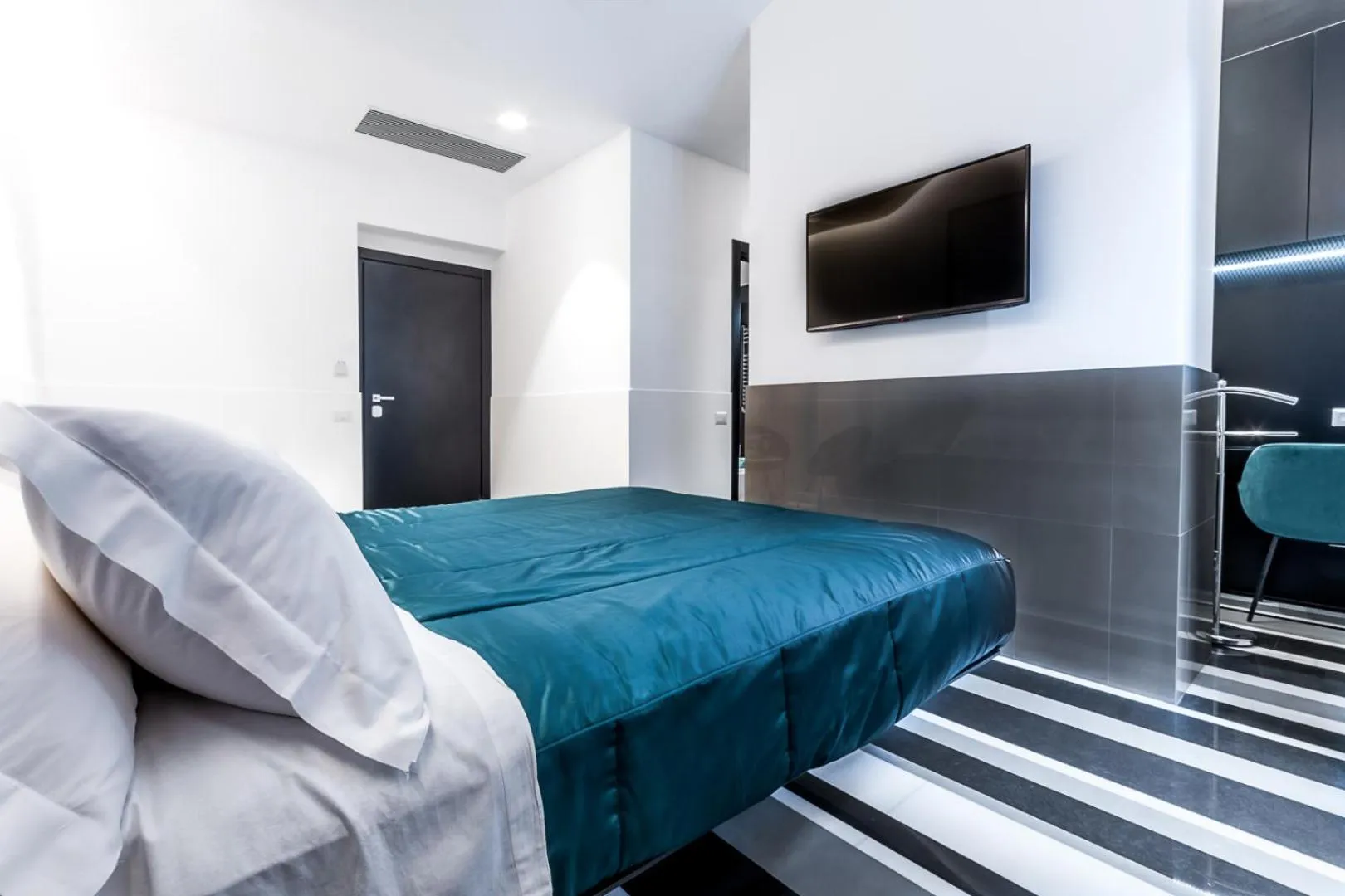 Communal lounge/ TV room, Bed in V-Accommodation IV Fontane