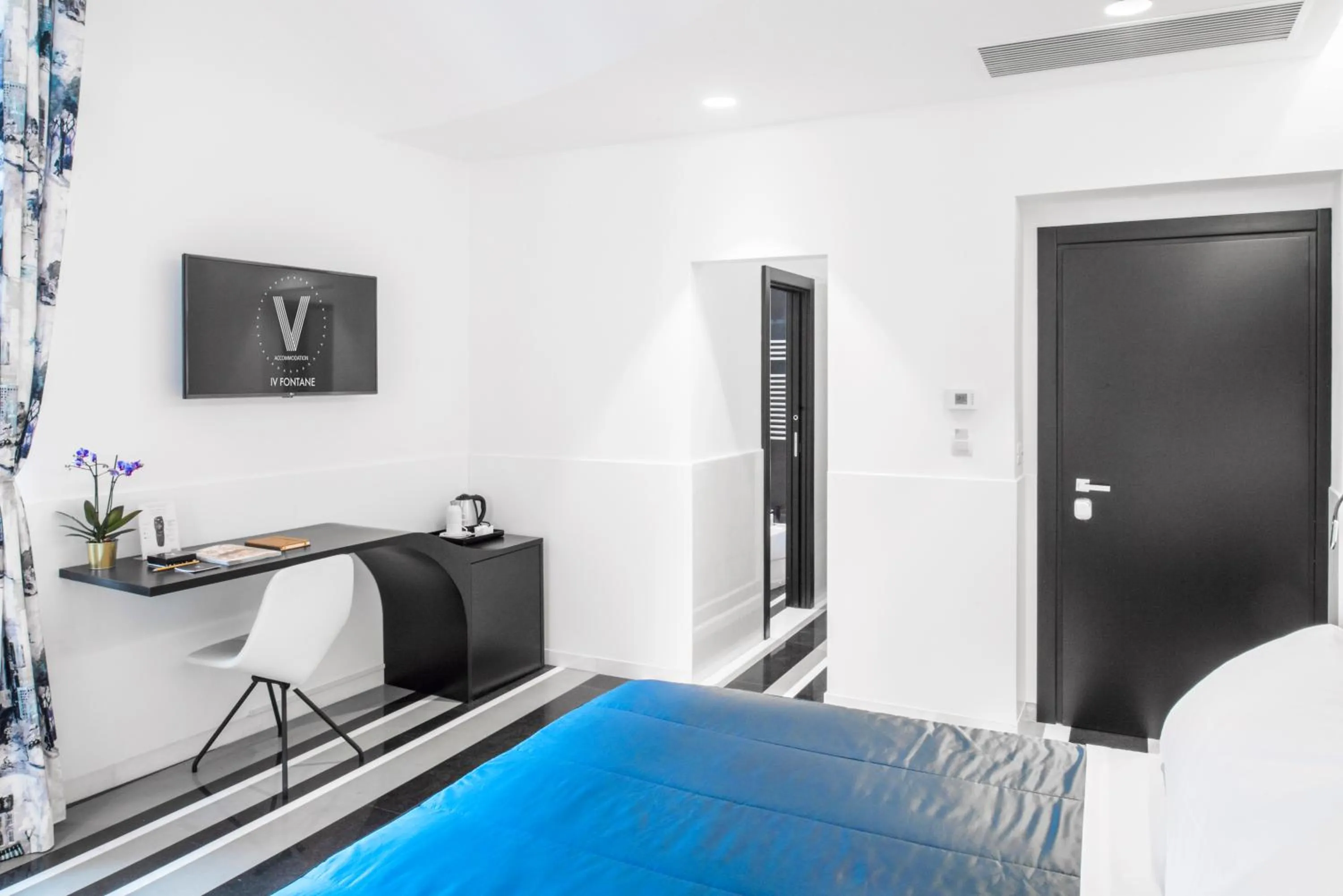 Photo of the whole room, Bed in V-Accommodation IV Fontane