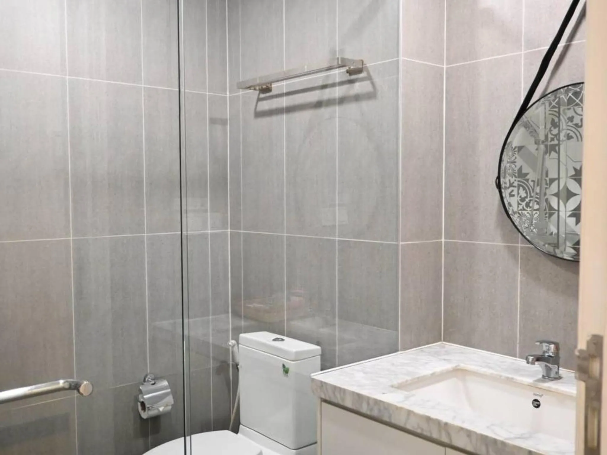 Bathroom in Helen Fin Inn & Apartment