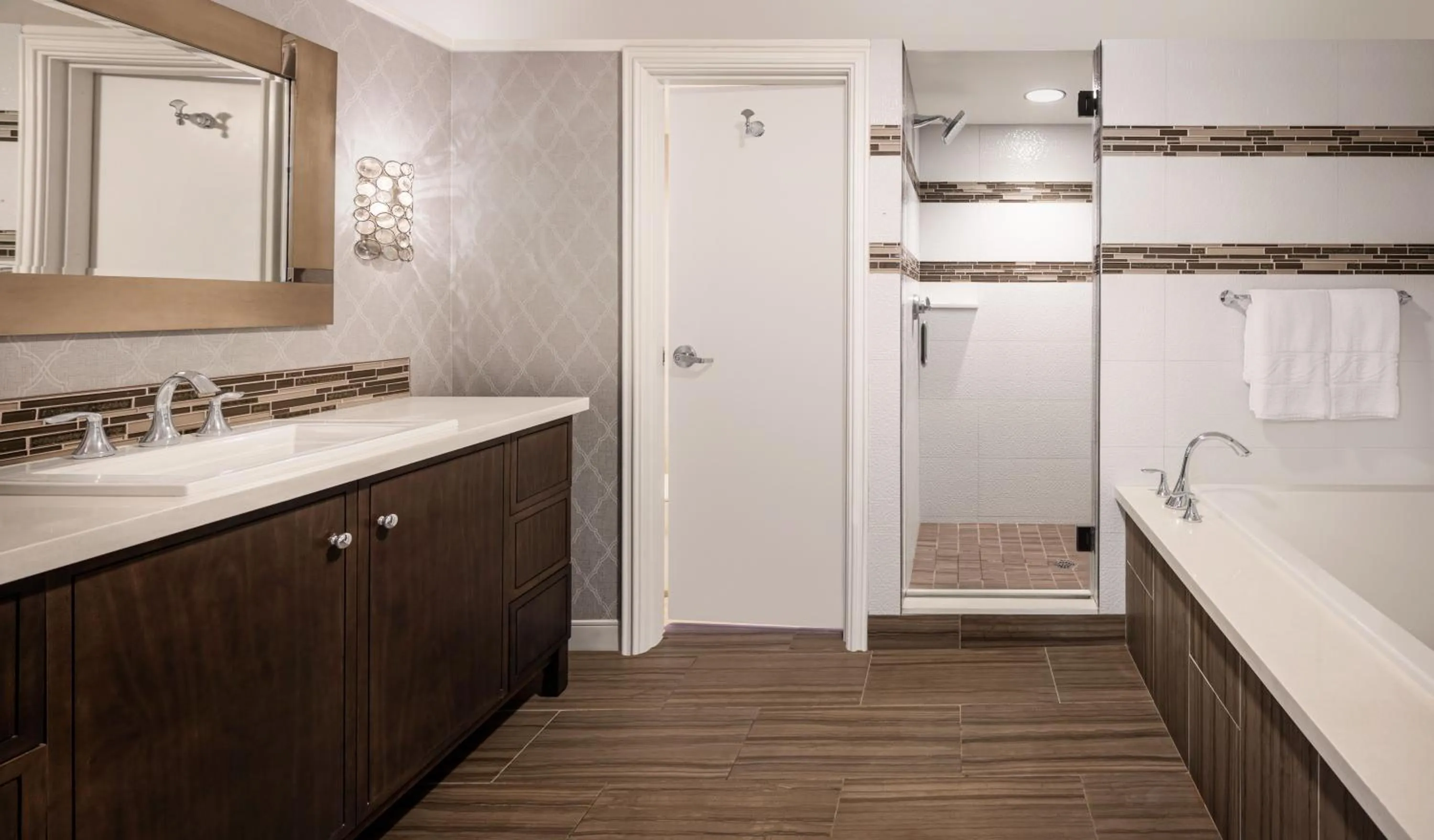 Shower, Bed in Flamingo Las Vegas Hotel & Casino