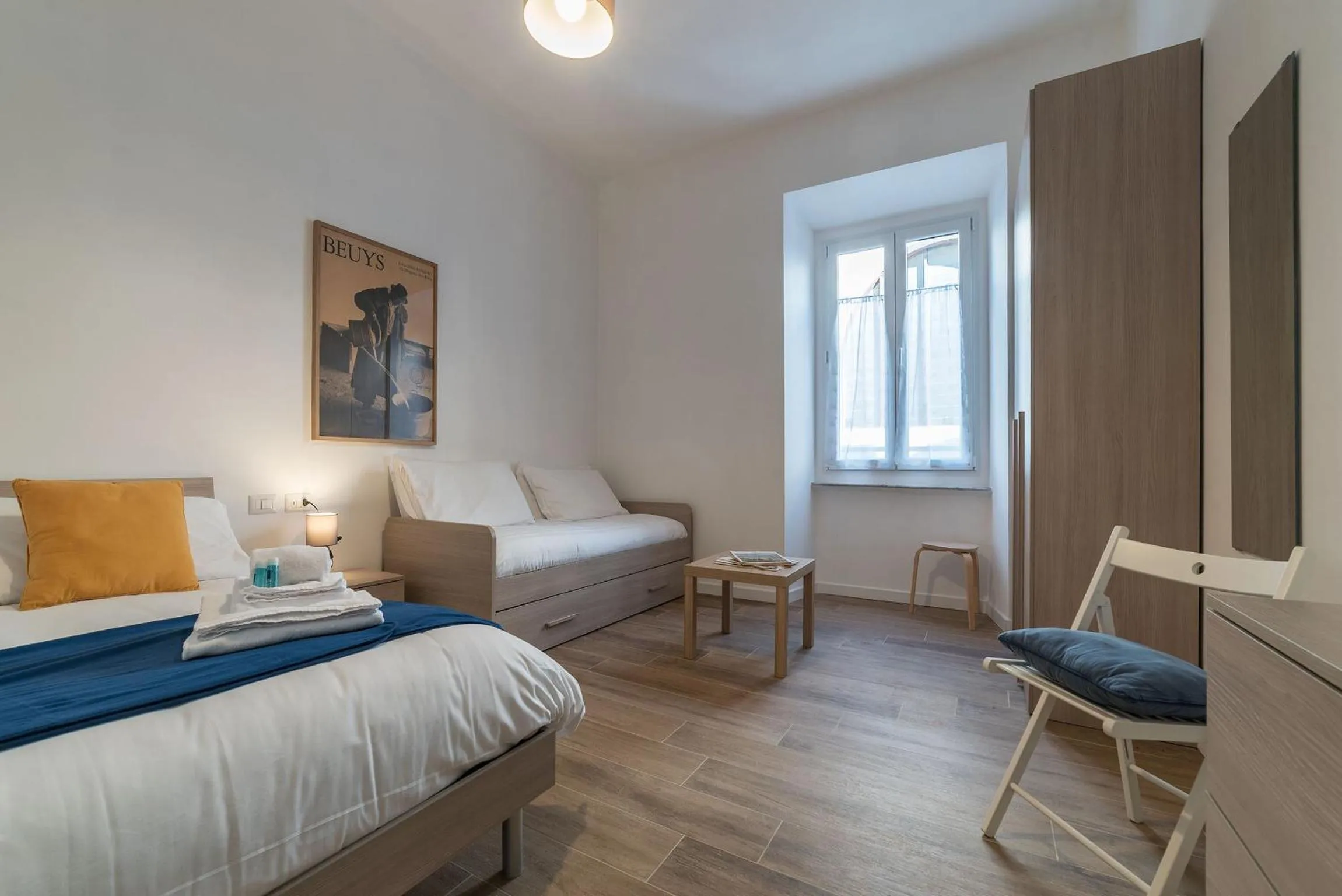 Photo of the whole room, Bed in Roman Station House