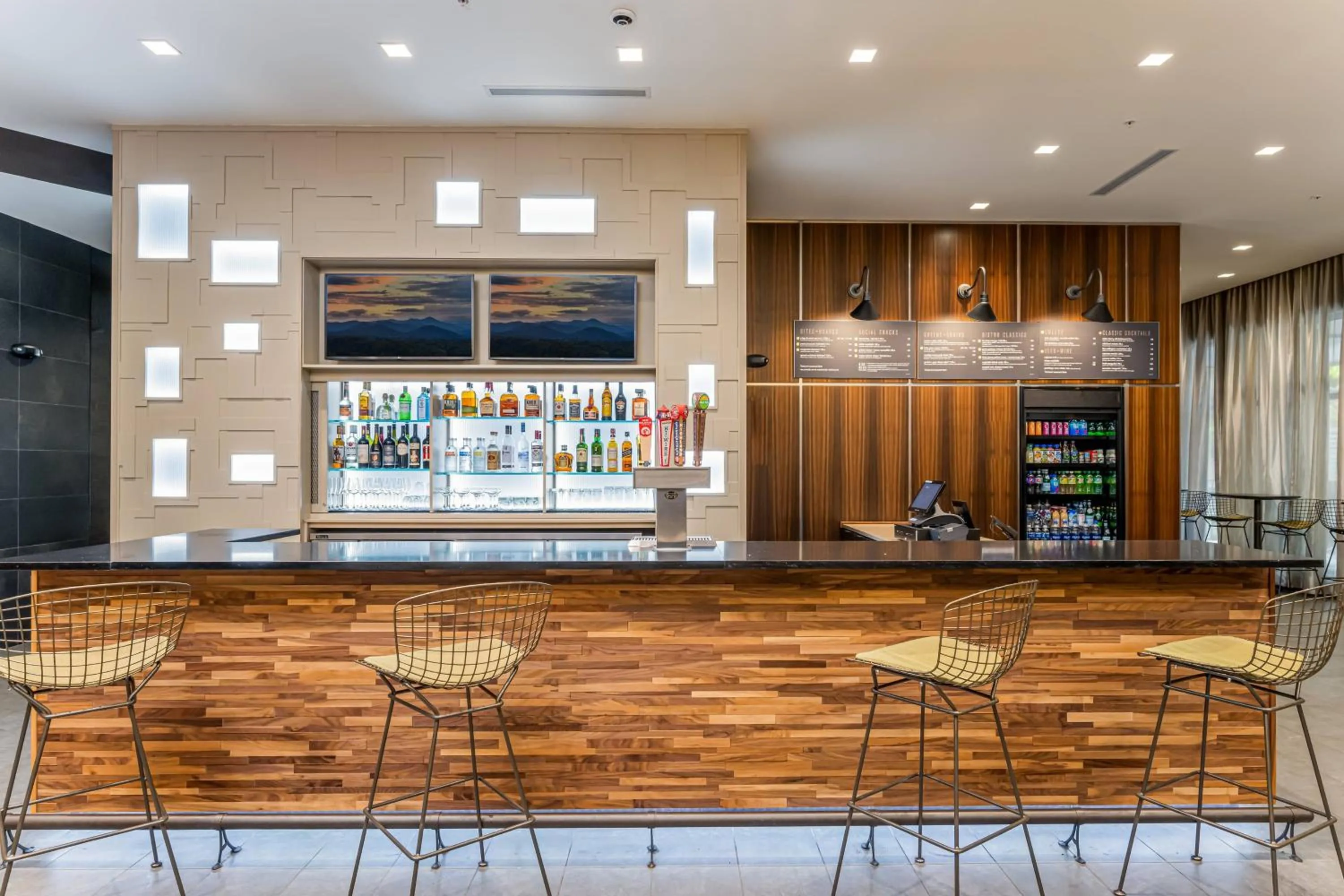 Restaurant/places to eat in Courtyard Asheville Biltmore Village