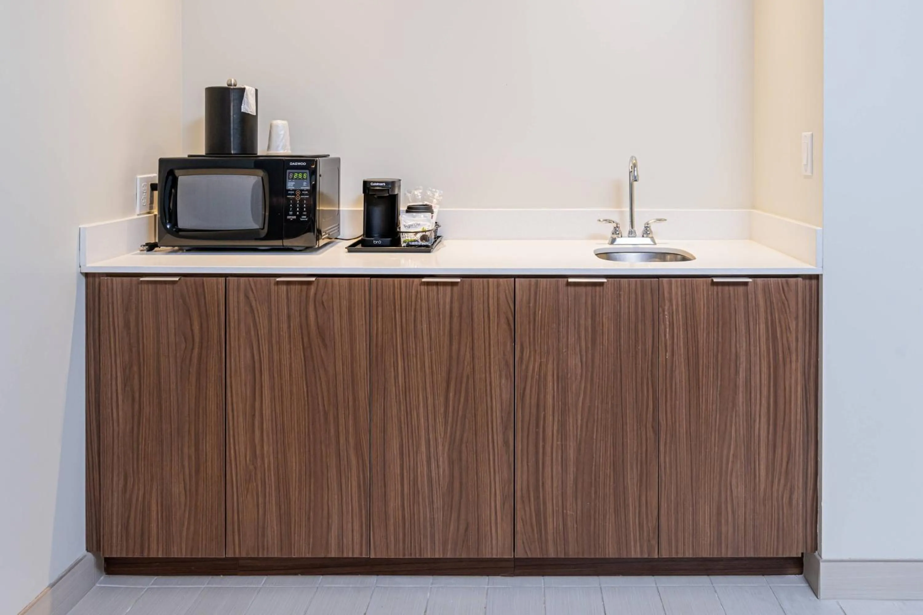 Photo of the whole room in Courtyard Asheville Biltmore Village