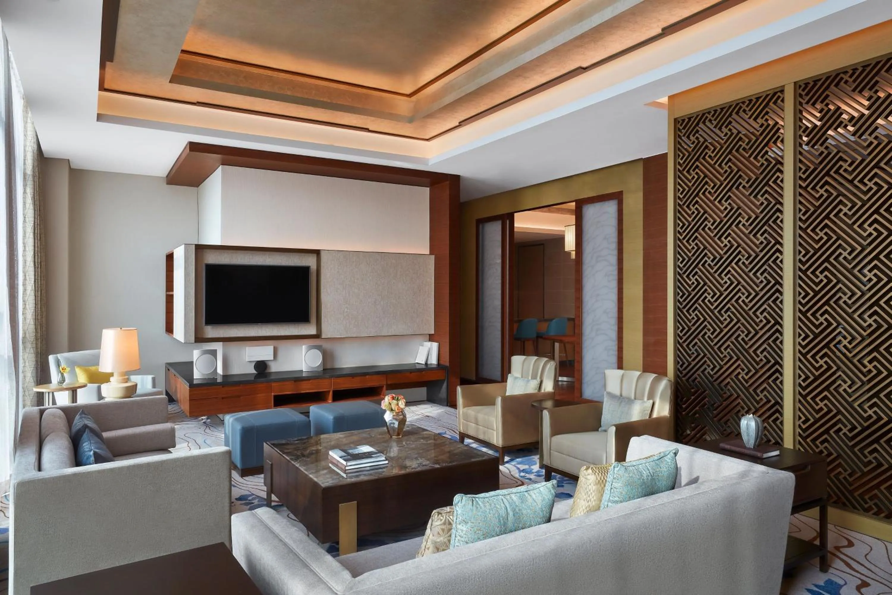 Living room in Sheraton Beijing Lize Hotel