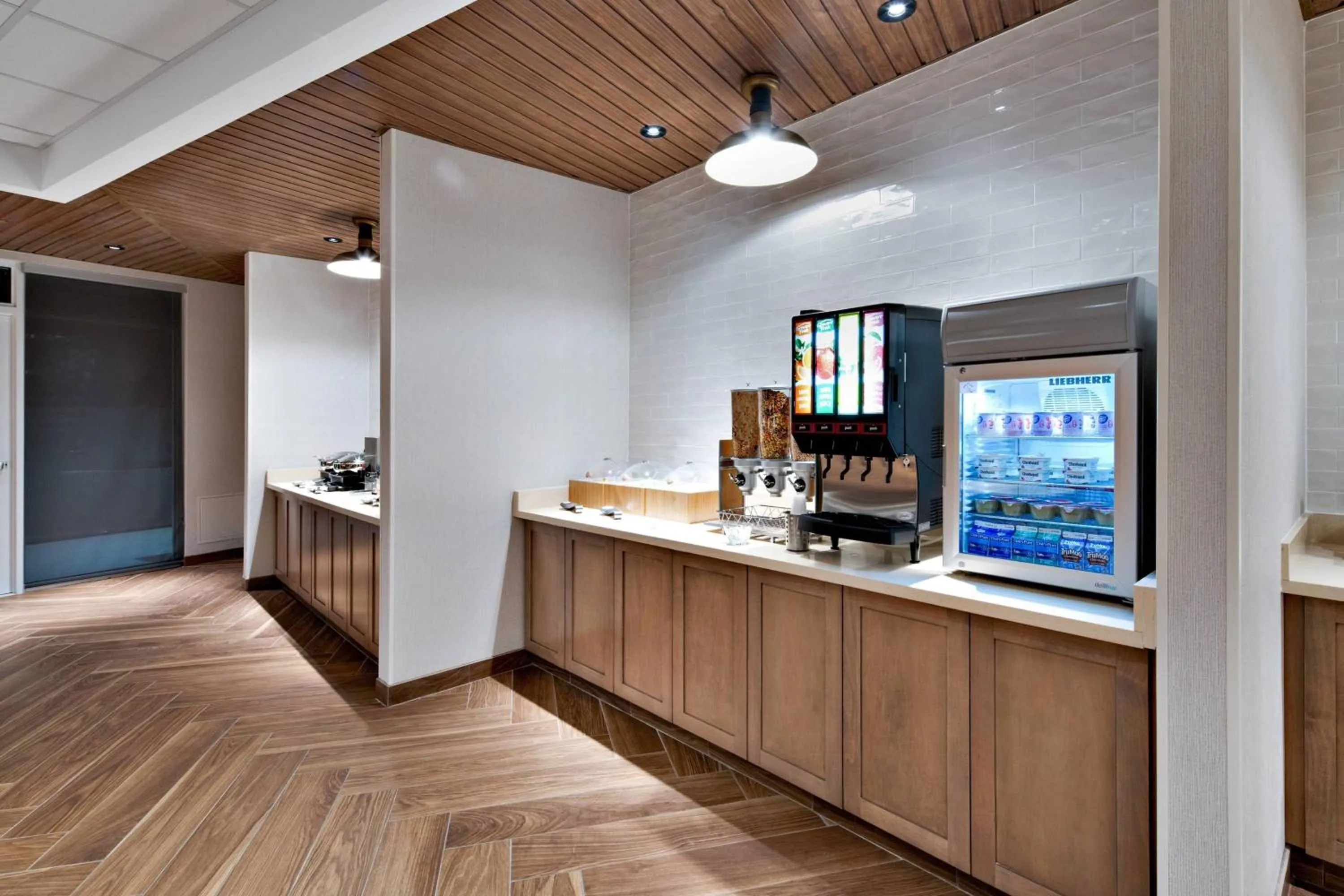 Breakfast in Fairfield Inn & Suites Columbus New Albany