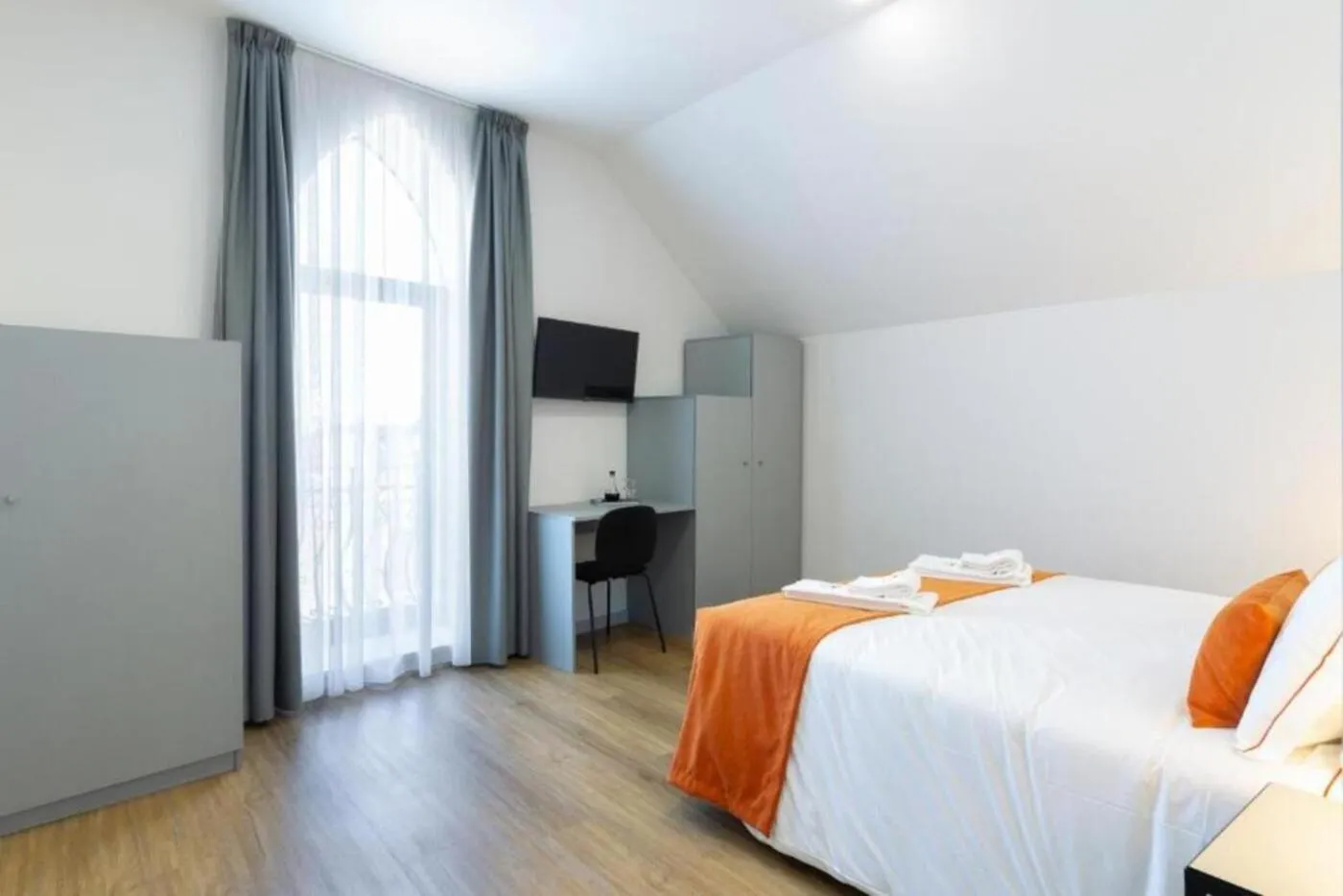 Bed in Serra do Pilar Porto Suites