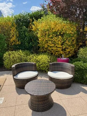 Patio in The Originals City, Hôtel du Faucigny, Cluses Ouest