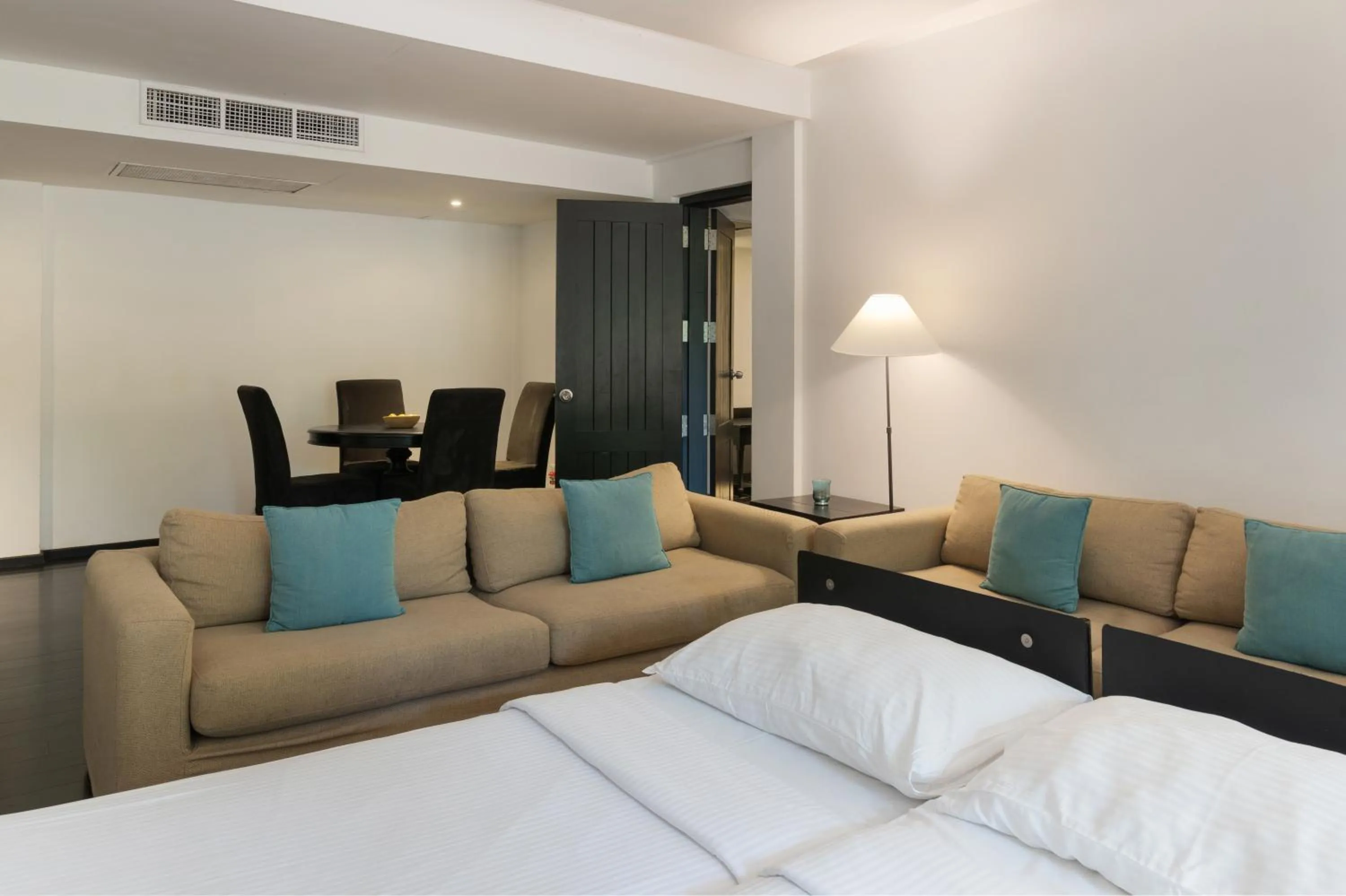 Seating area, Bed in Jetwing Yala