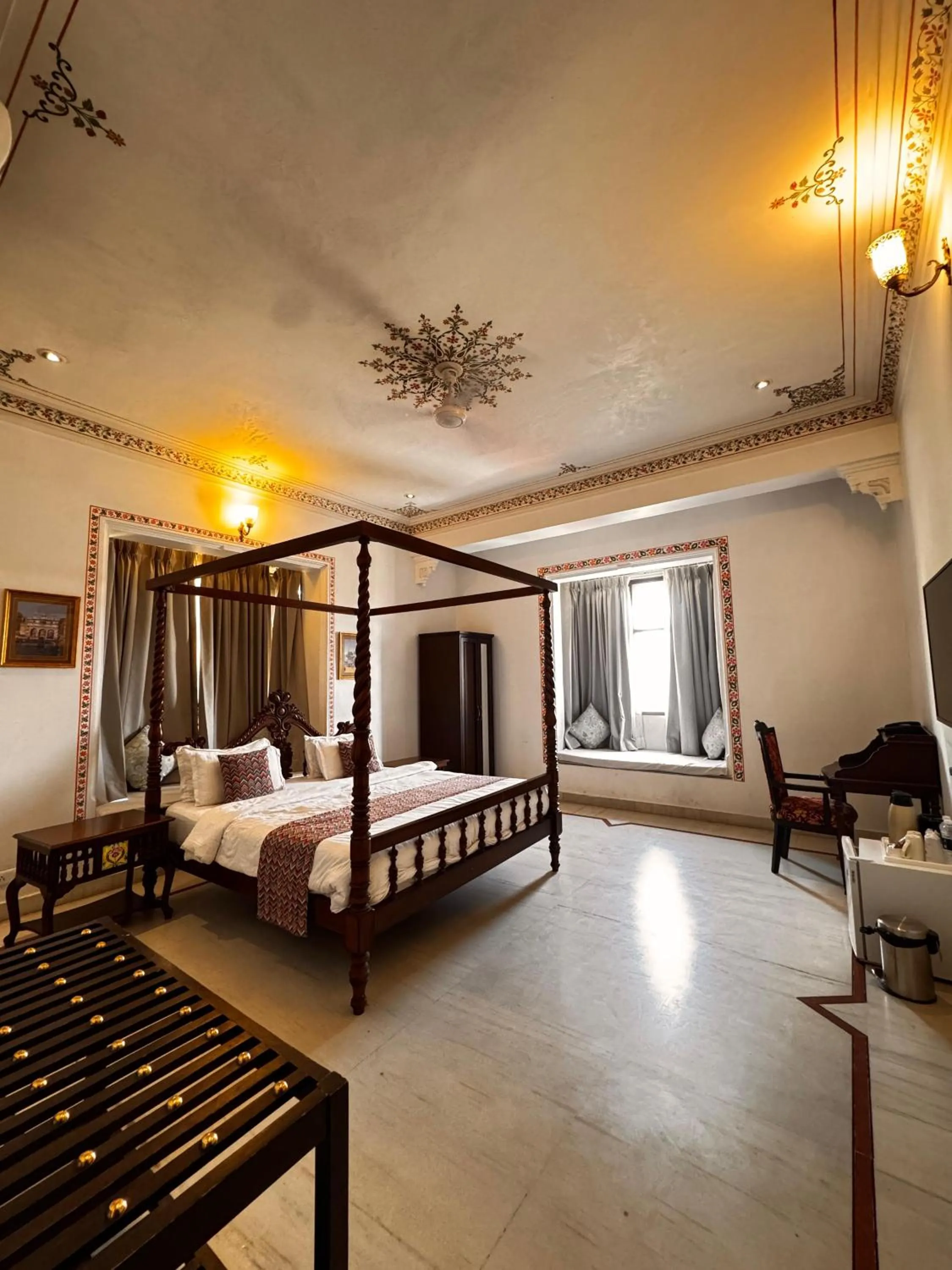 Bedroom, Bed in Hotel Boheda Palace - 1KM away from Lake Pichola