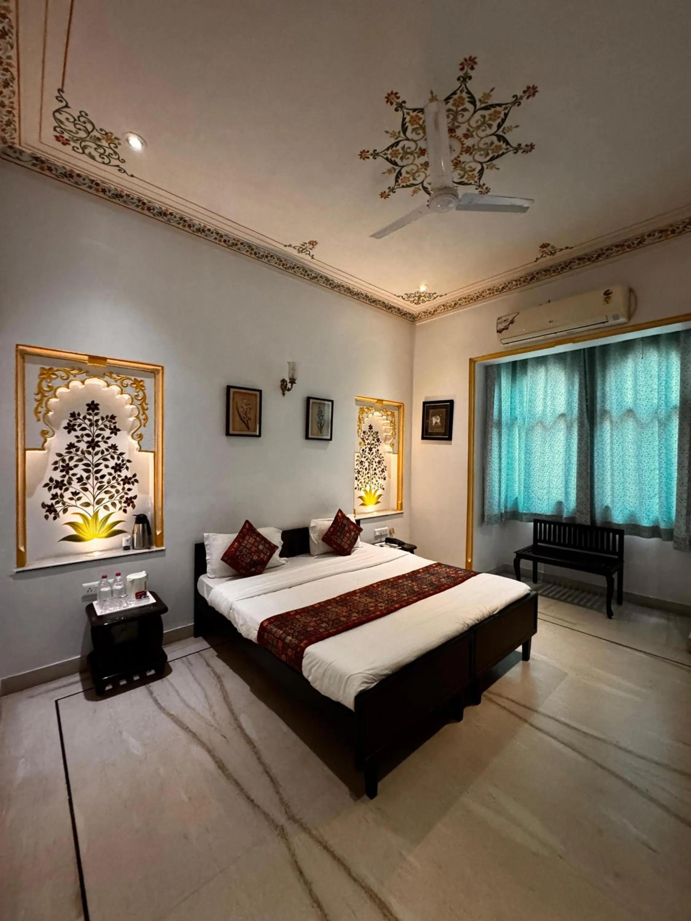 Bedroom, Bed in Hotel Boheda Palace - 1KM away from Lake Pichola