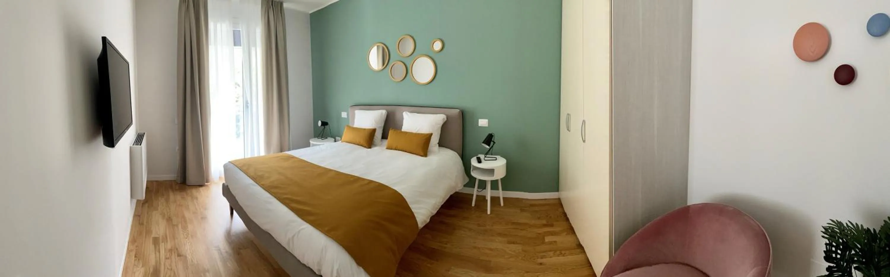 Photo of the whole room, Bed in Quarto Verde