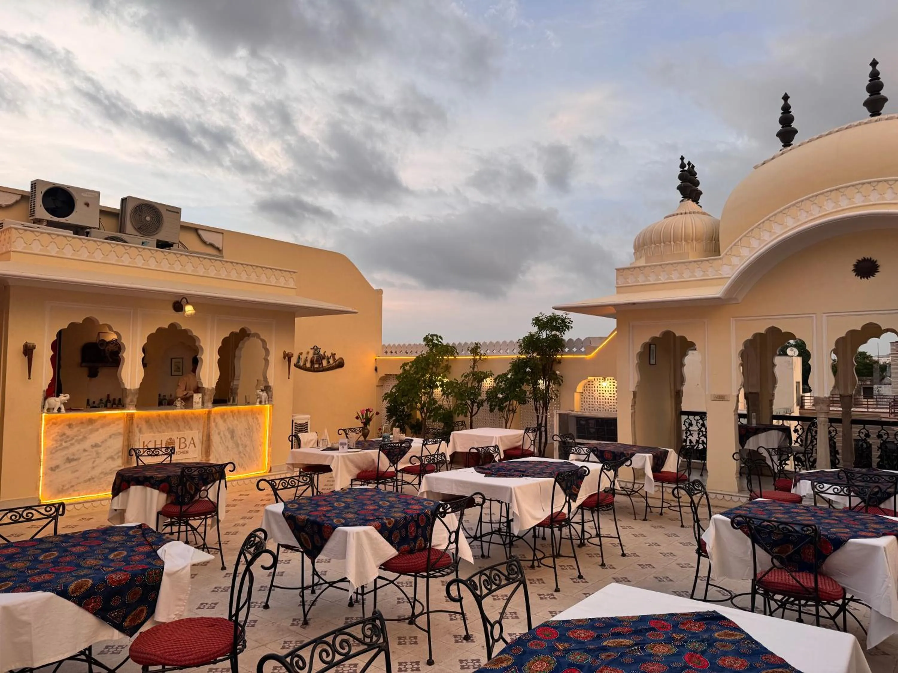 Restaurant/places to eat in Khandela Haveli - a Boutique Heritage Hotel