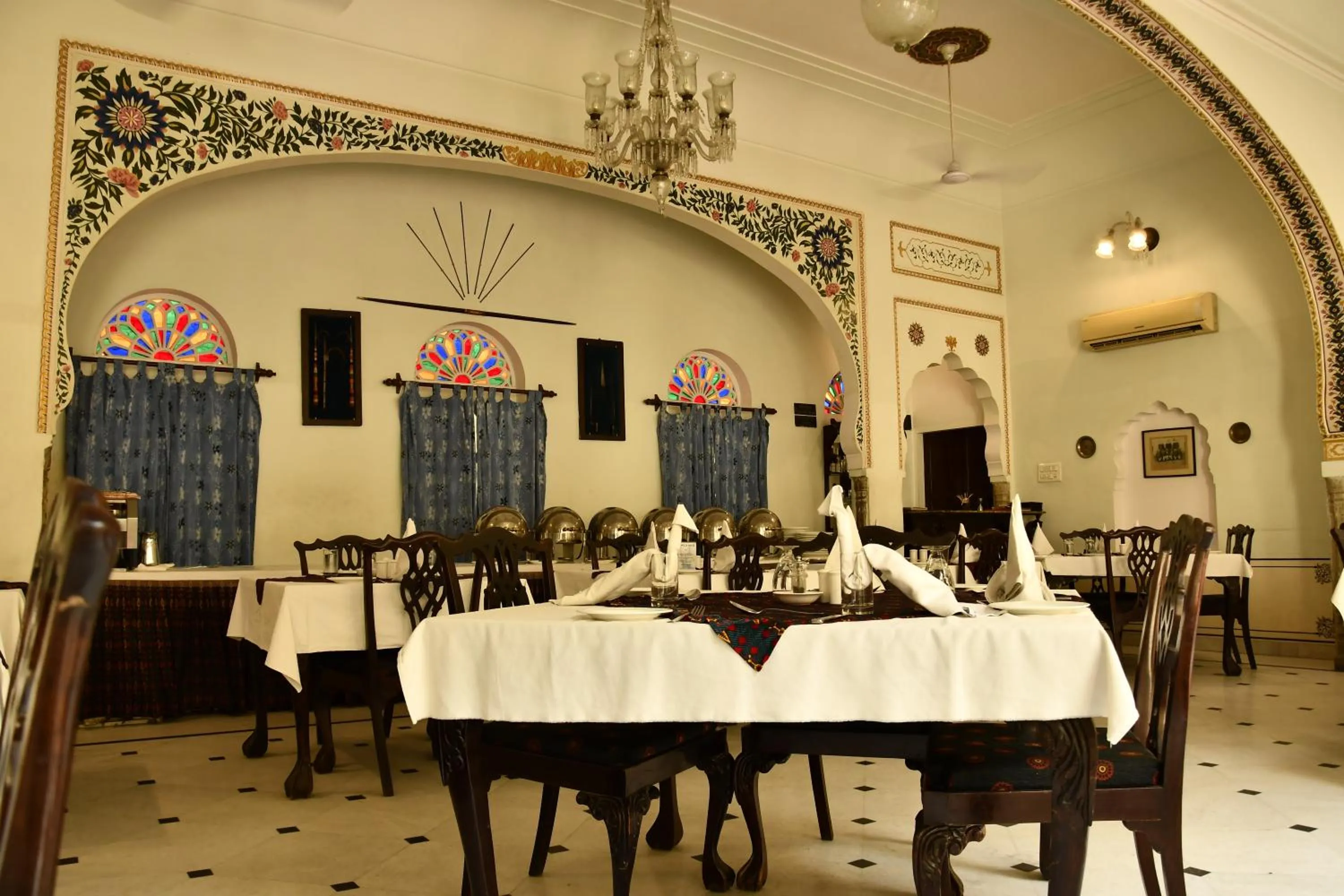 Restaurant/places to eat in Khandela Haveli - a Boutique Heritage Hotel