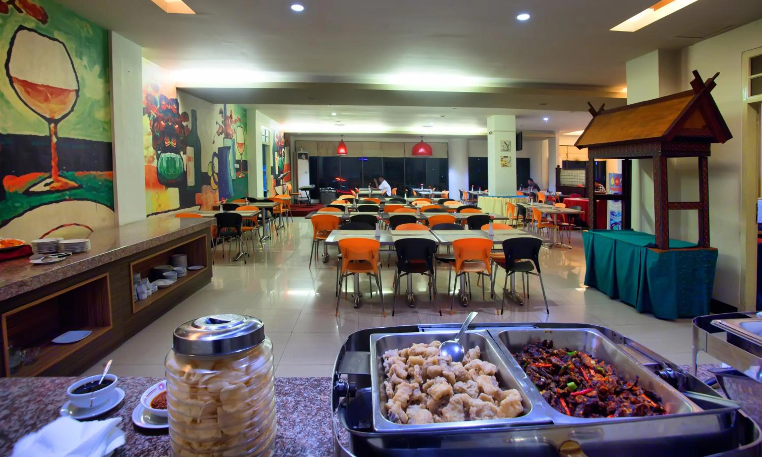 Restaurant/places to eat in HOTEL PRIMA