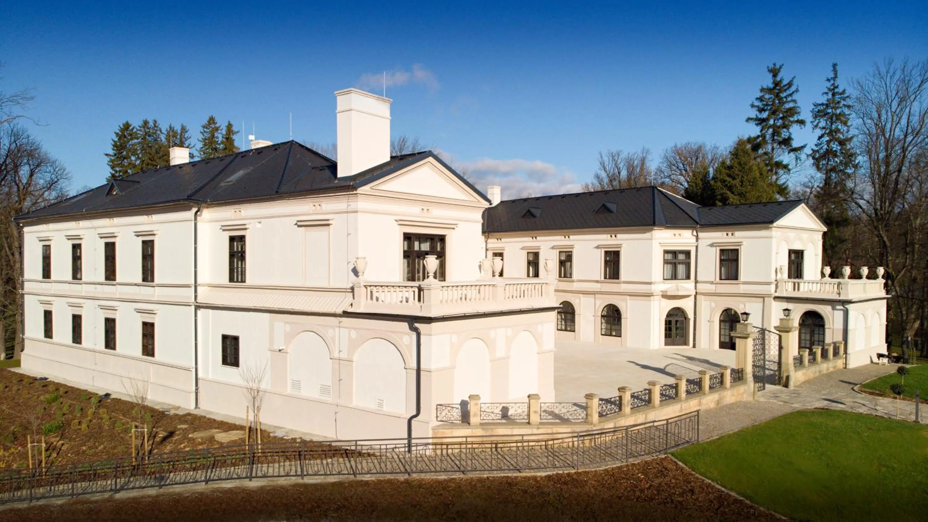 Zámek Wichterle - Hotel a pivní lázně