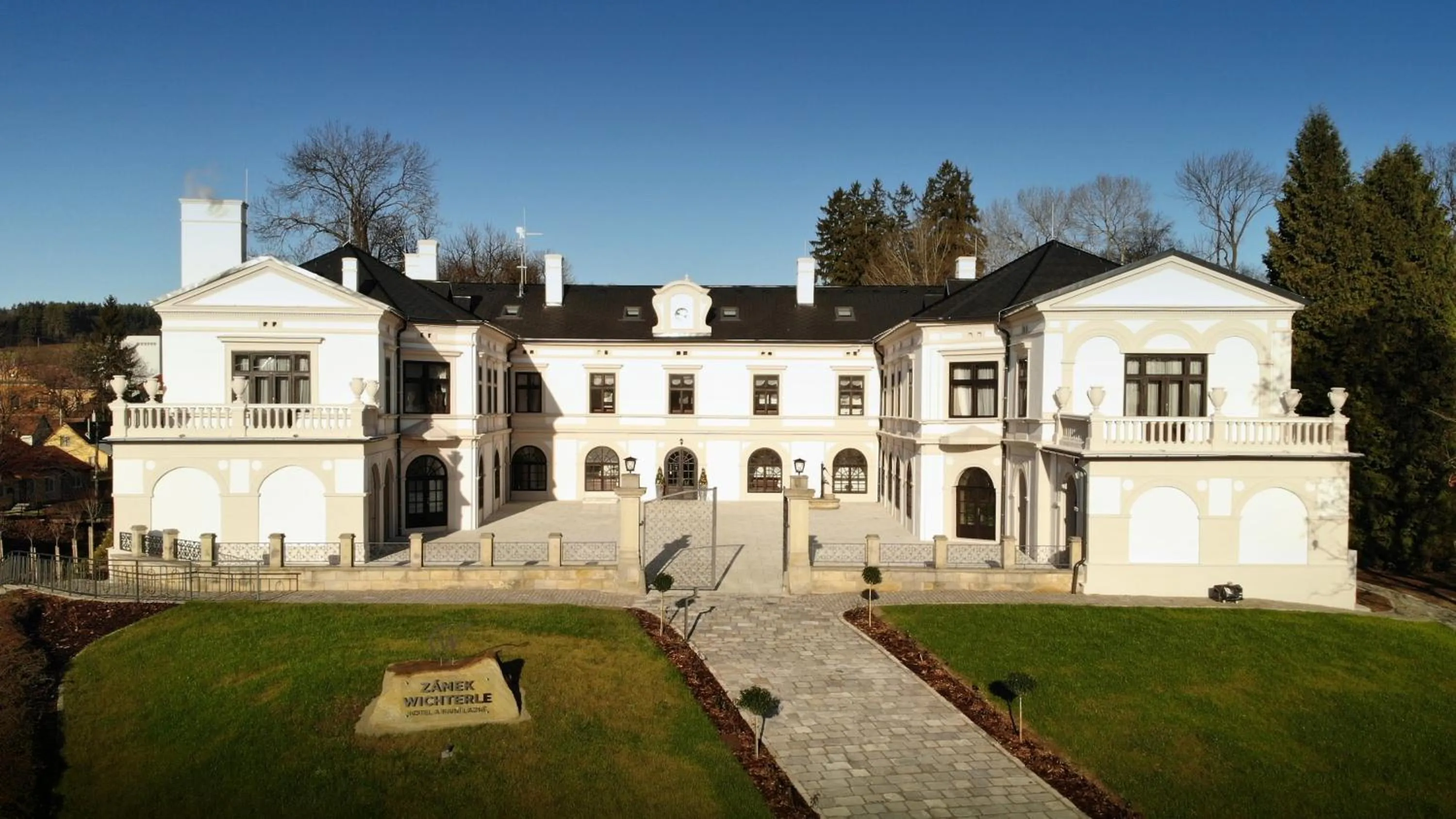 Zámek Wichterle - Hotel a pivní lázně