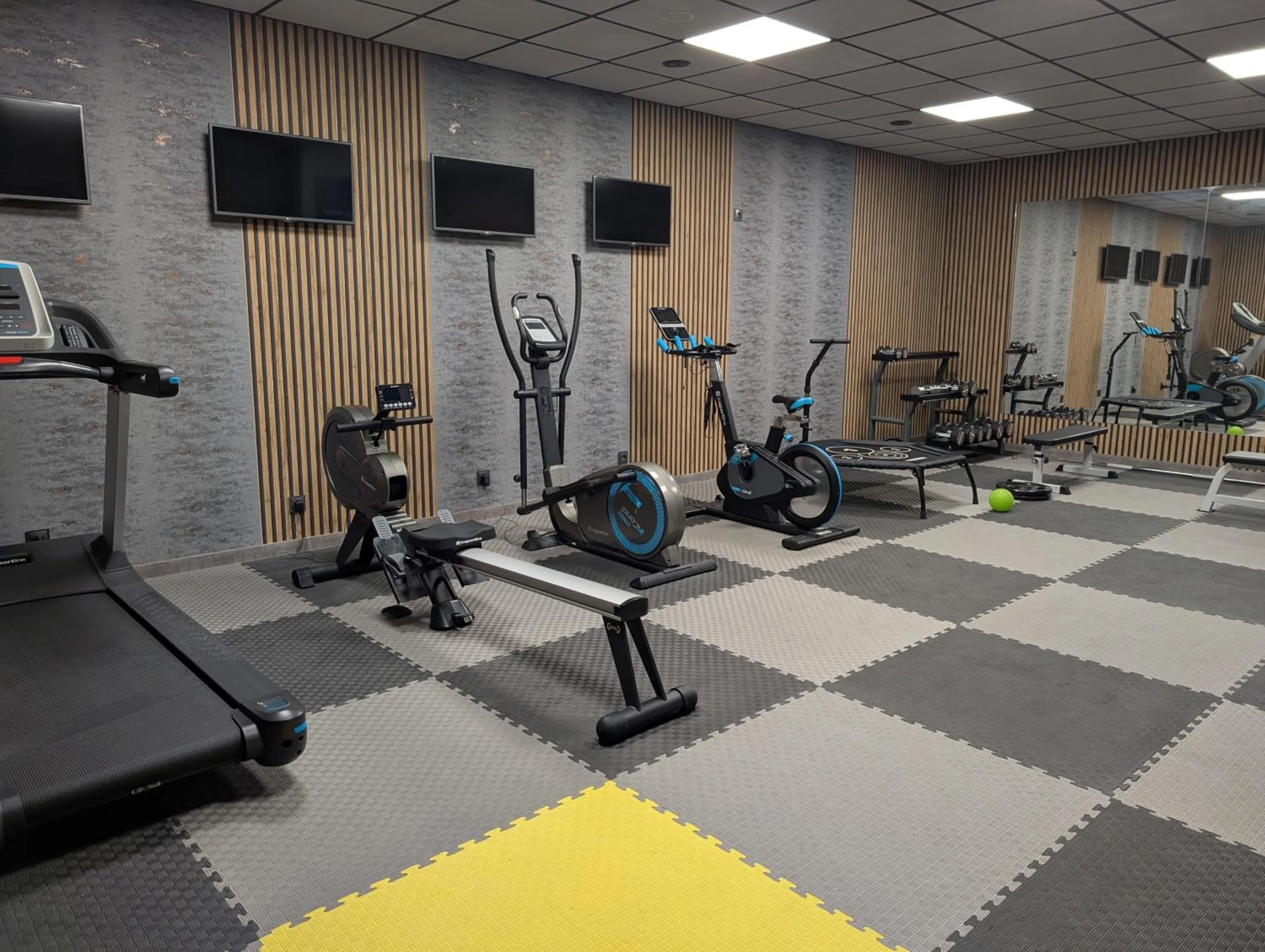 Fitness centre/facilities in DWOREK PESZKÓW