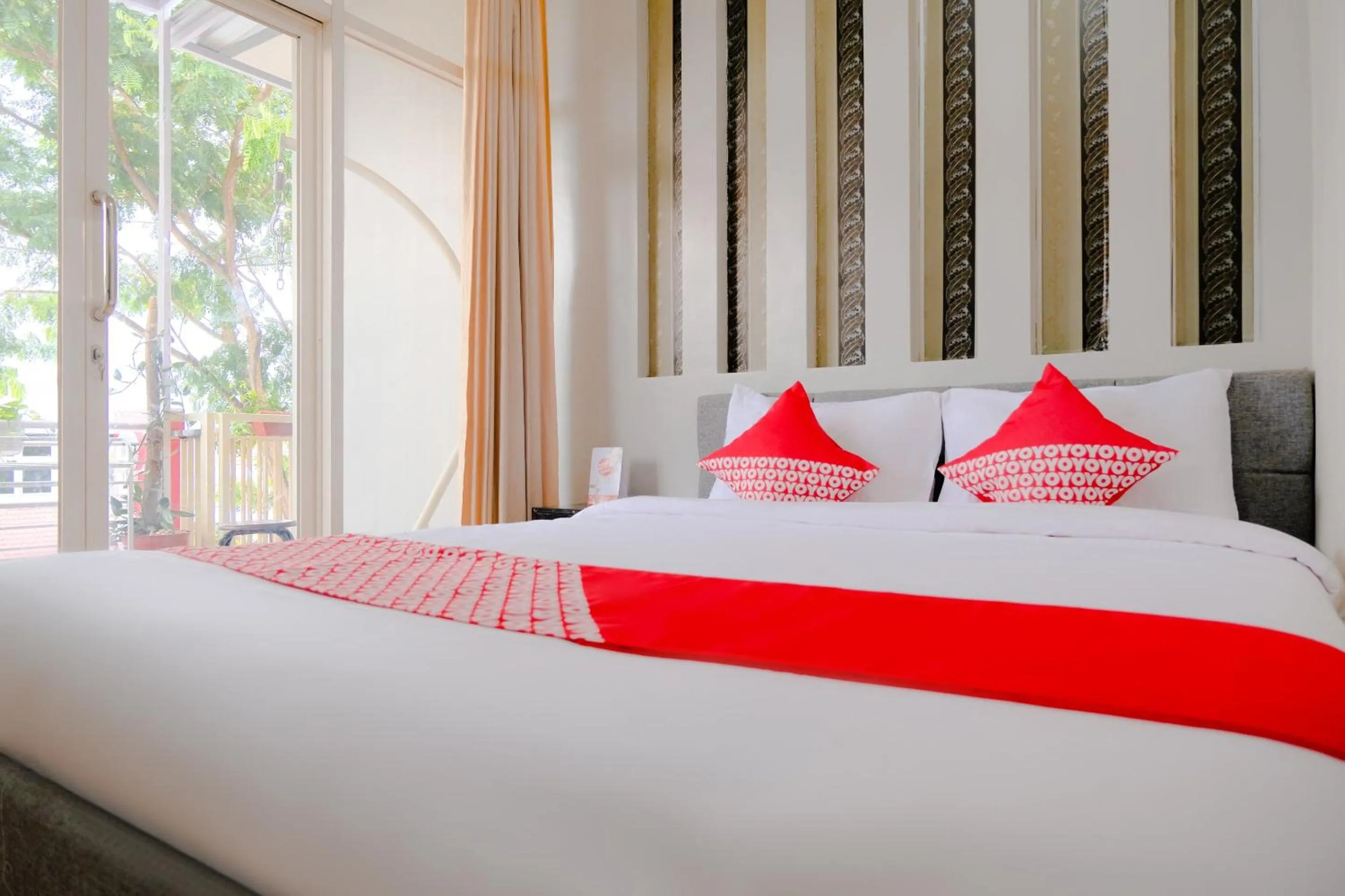 Bedroom in OYO 2376 Tiara Family Residence