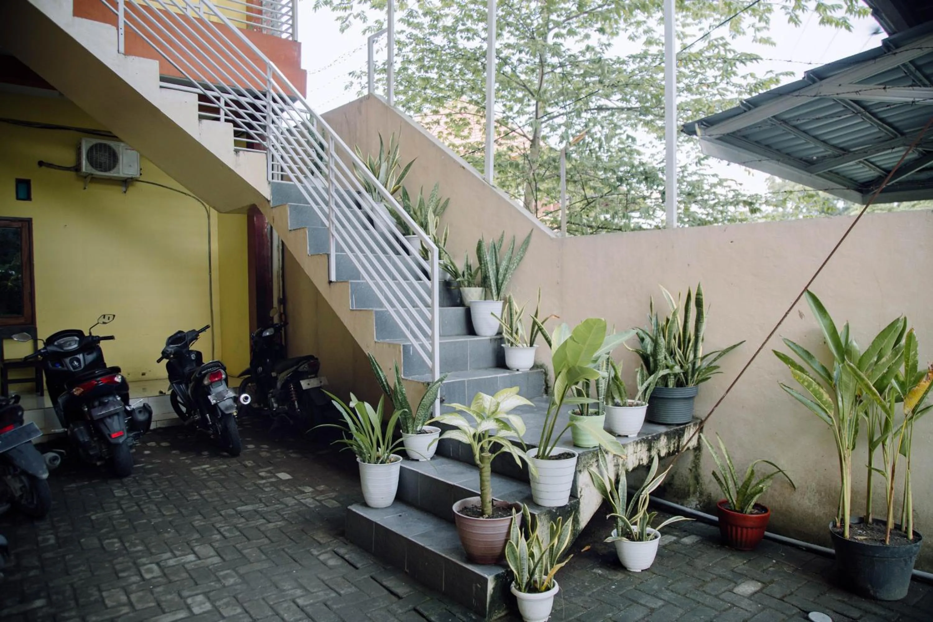 Property building in RedDoorz at Hening Homestay