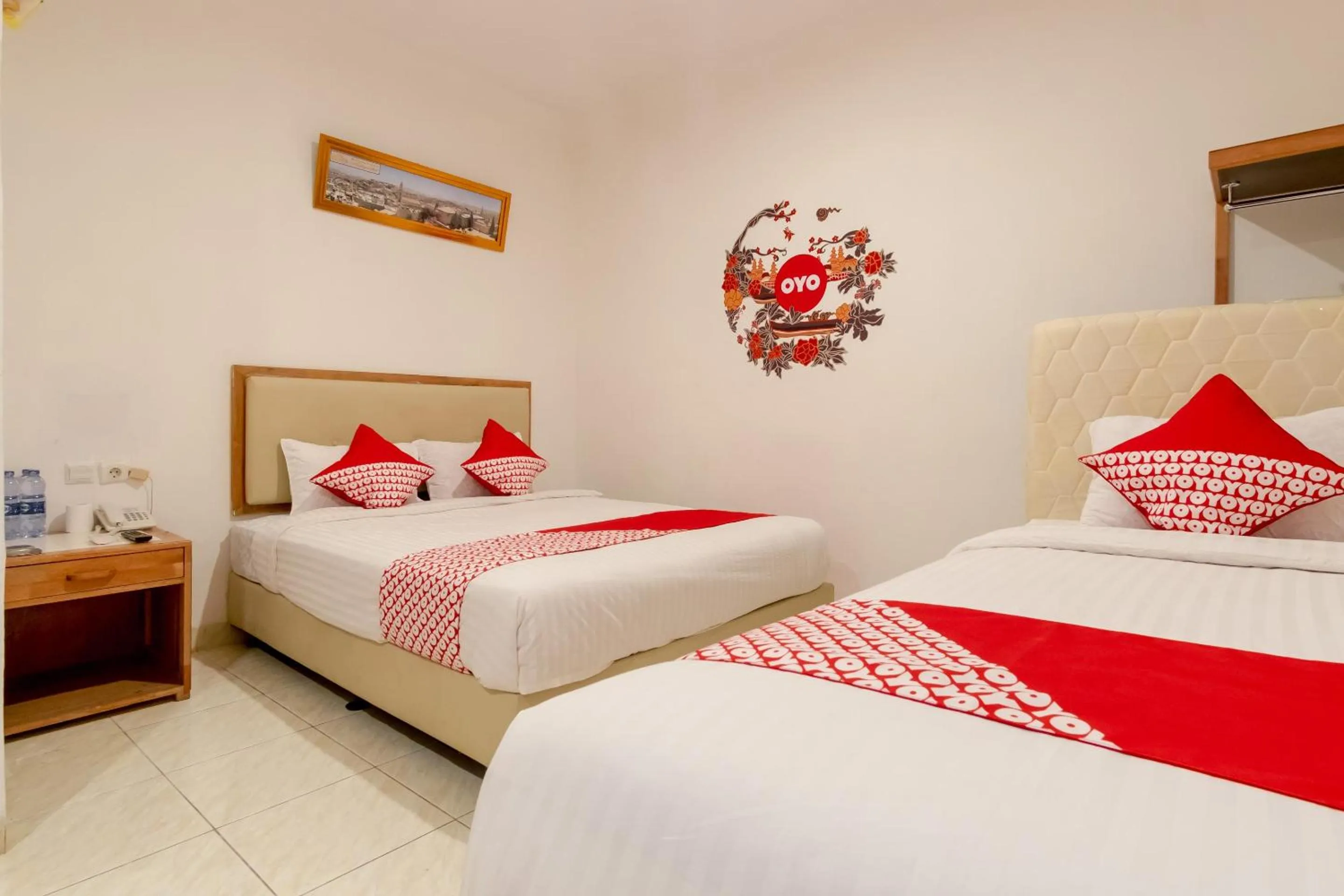 Bedroom in OYO 2410 Intan Hotel