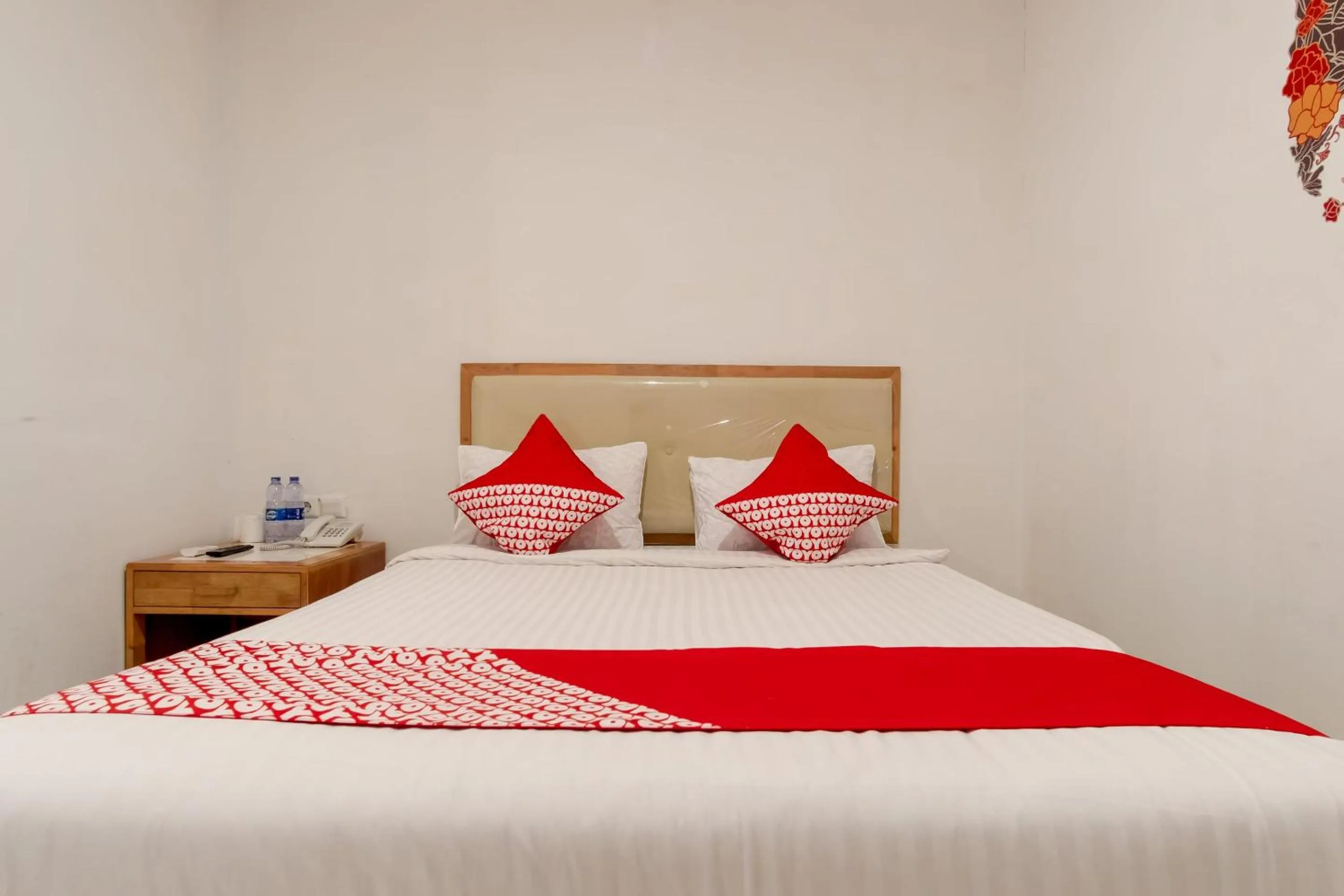 Bedroom in OYO 2410 Intan Hotel