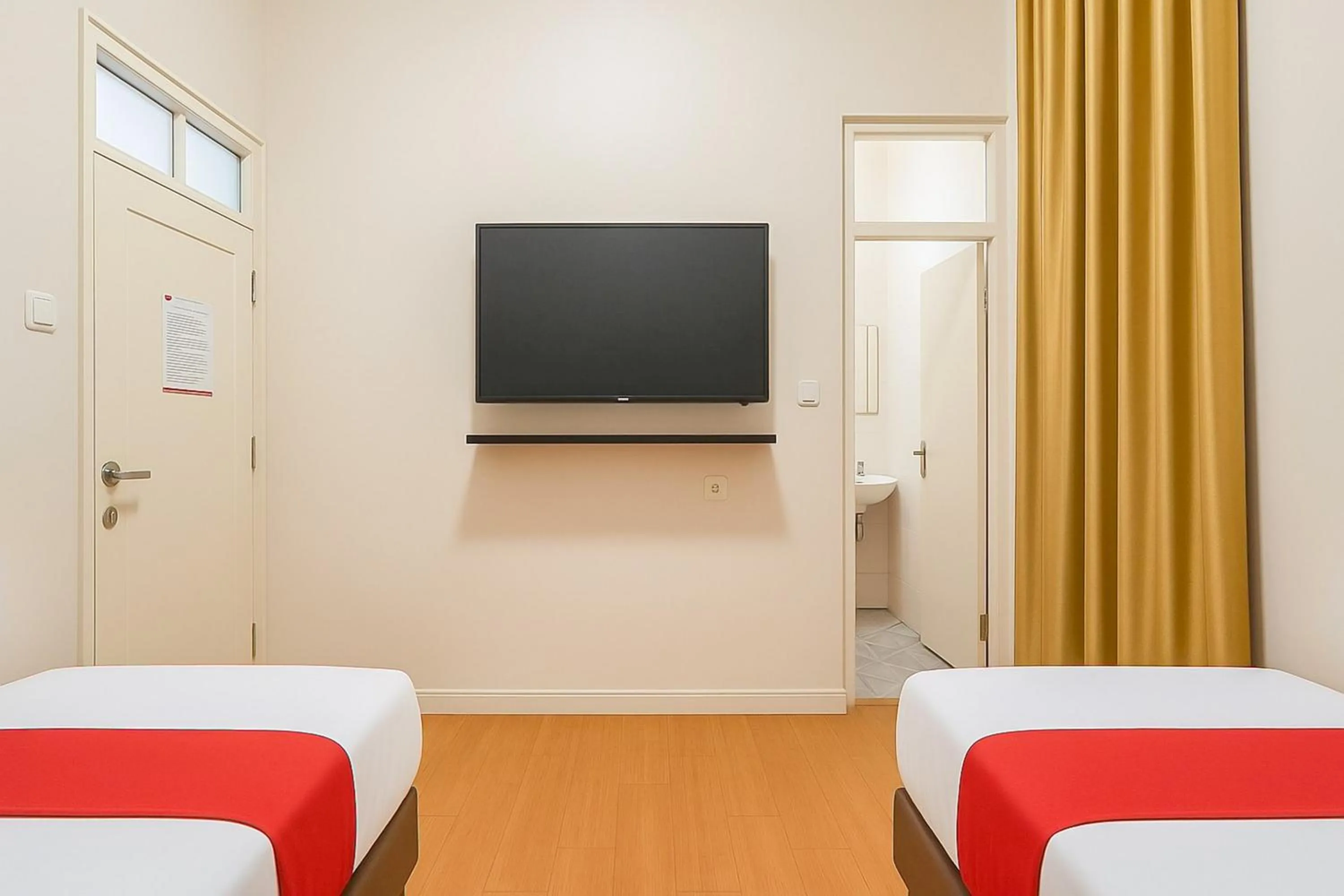 Bedroom, Bed in RedDoorz near Metro Bandung