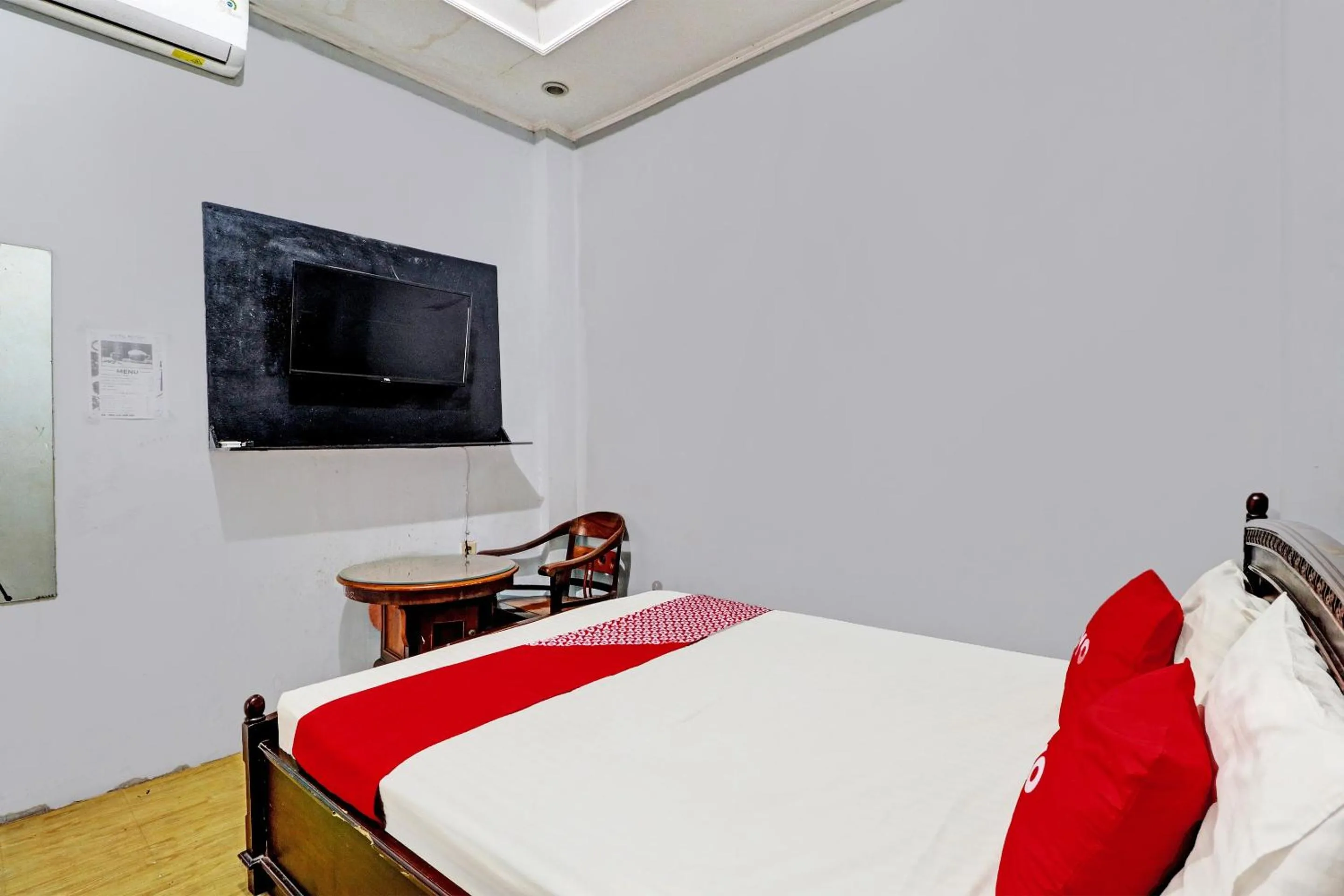 Bedroom, Bed in OYO 2452 Hotel Metro