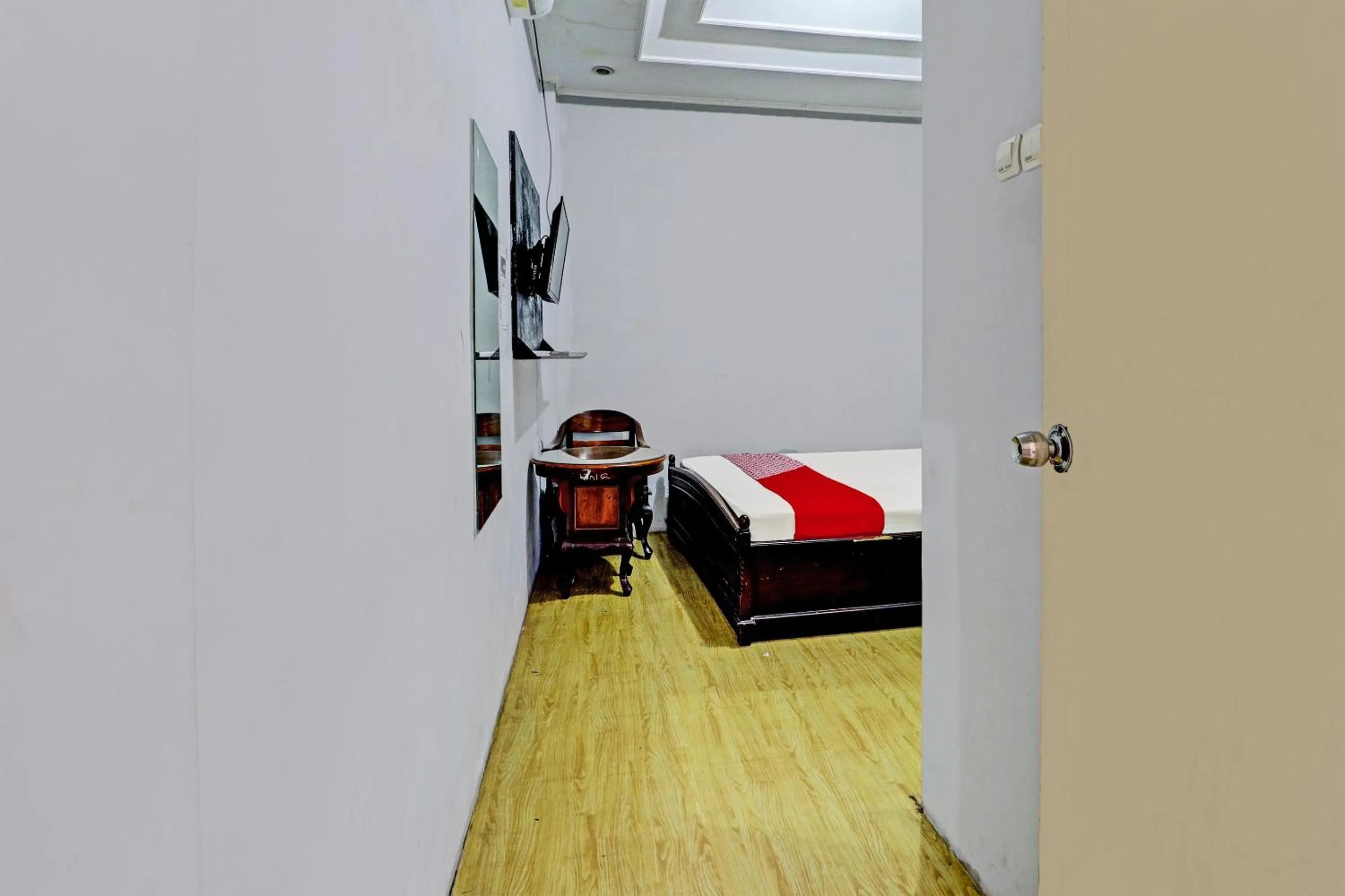 Bedroom, Bed in OYO 2452 Hotel Metro