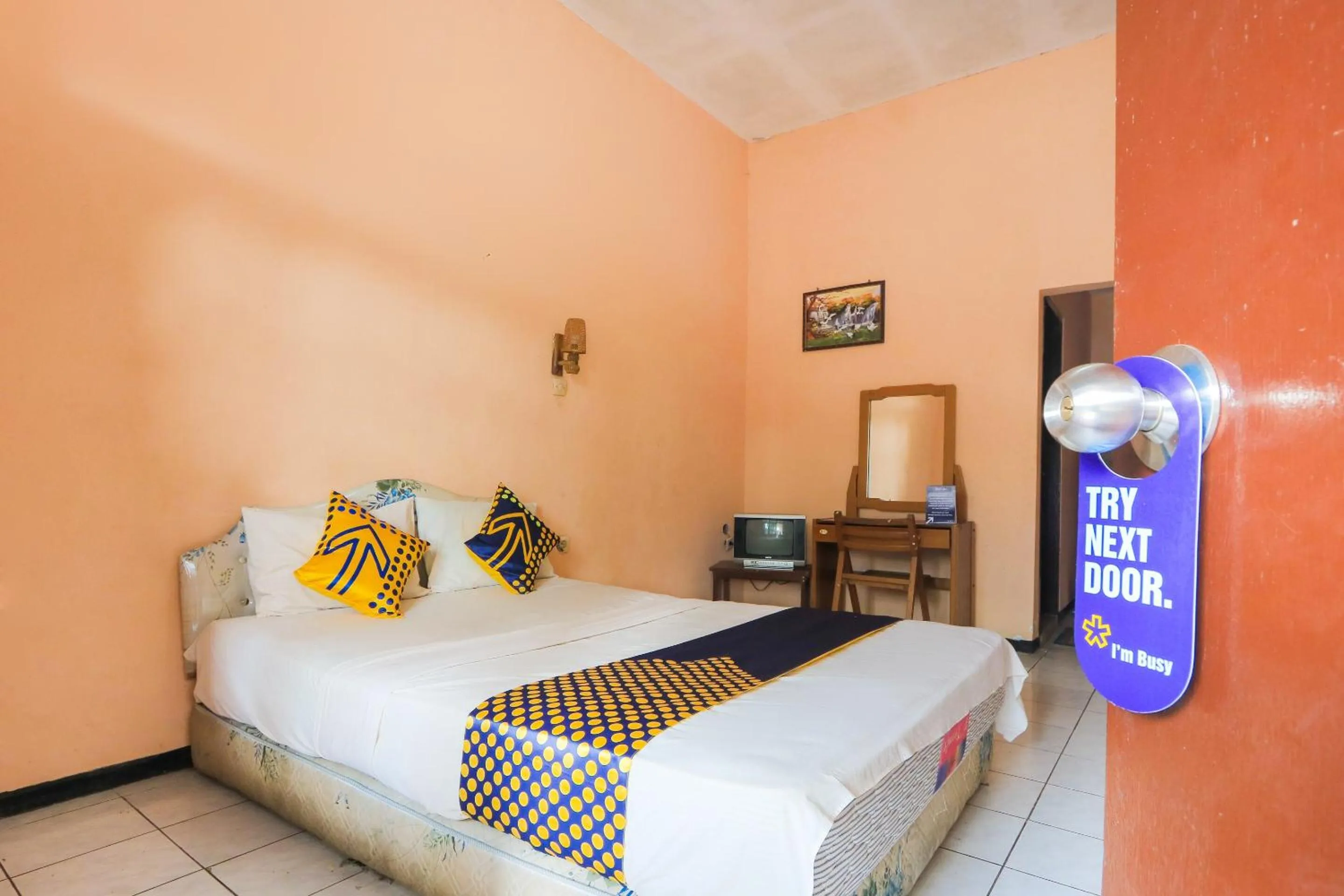 Bedroom, Bed in OYO 2465 Hotel Raung View