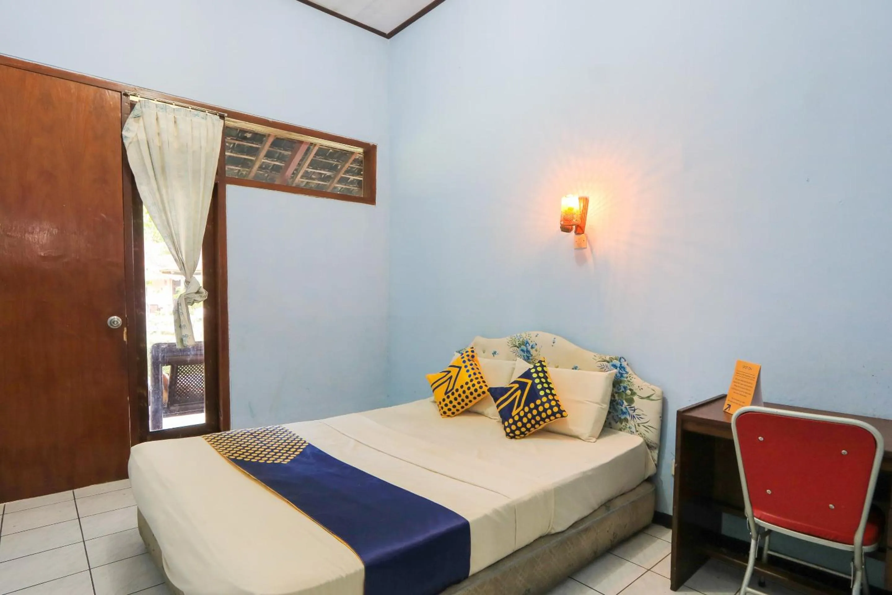 Bedroom, Bed in OYO 2465 Hotel Raung View