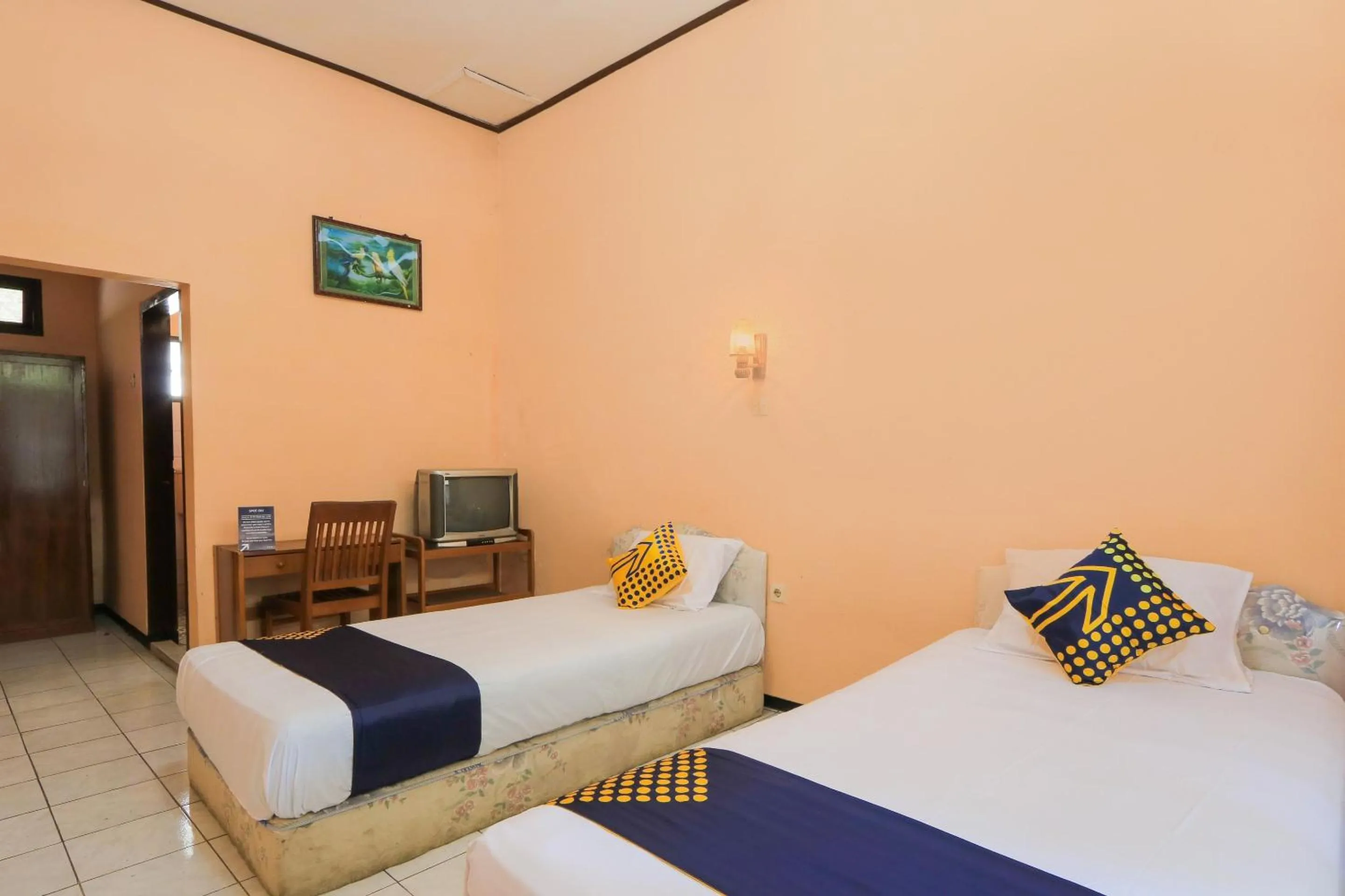 Bedroom, Bed in OYO 2465 Hotel Raung View