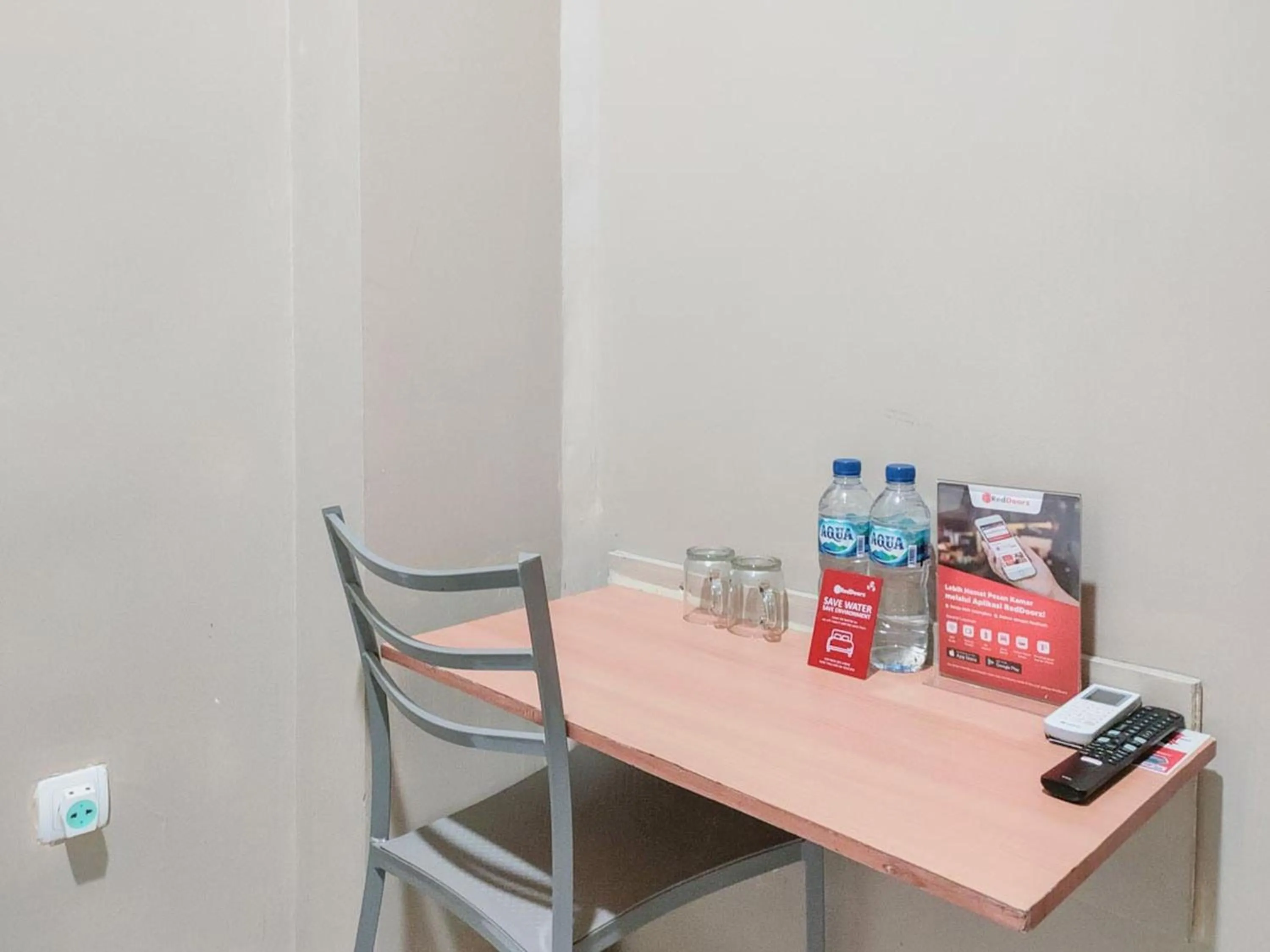 Drinks in RedDoorz near BG Junction Surabaya