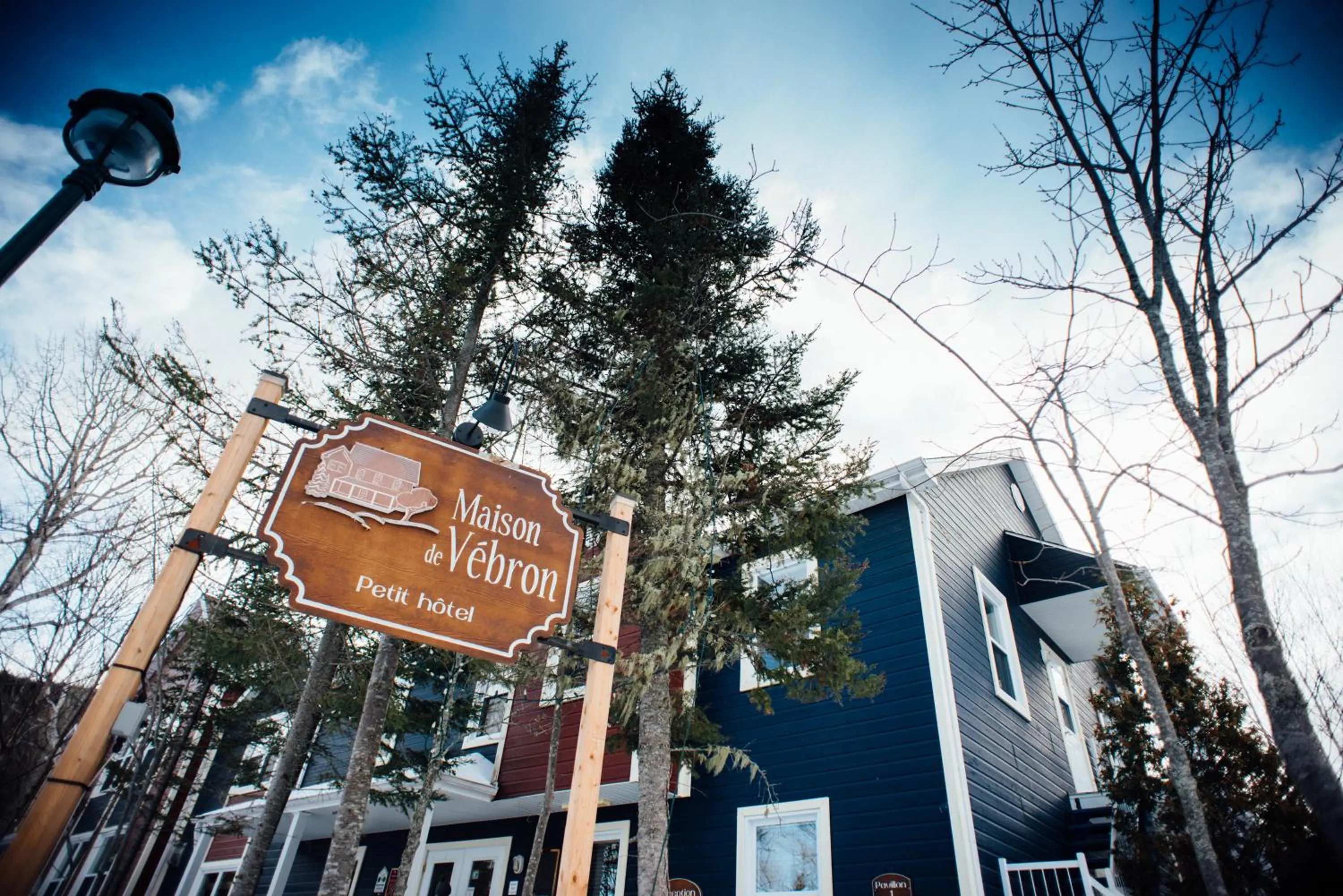Property building in Maison de Vébron