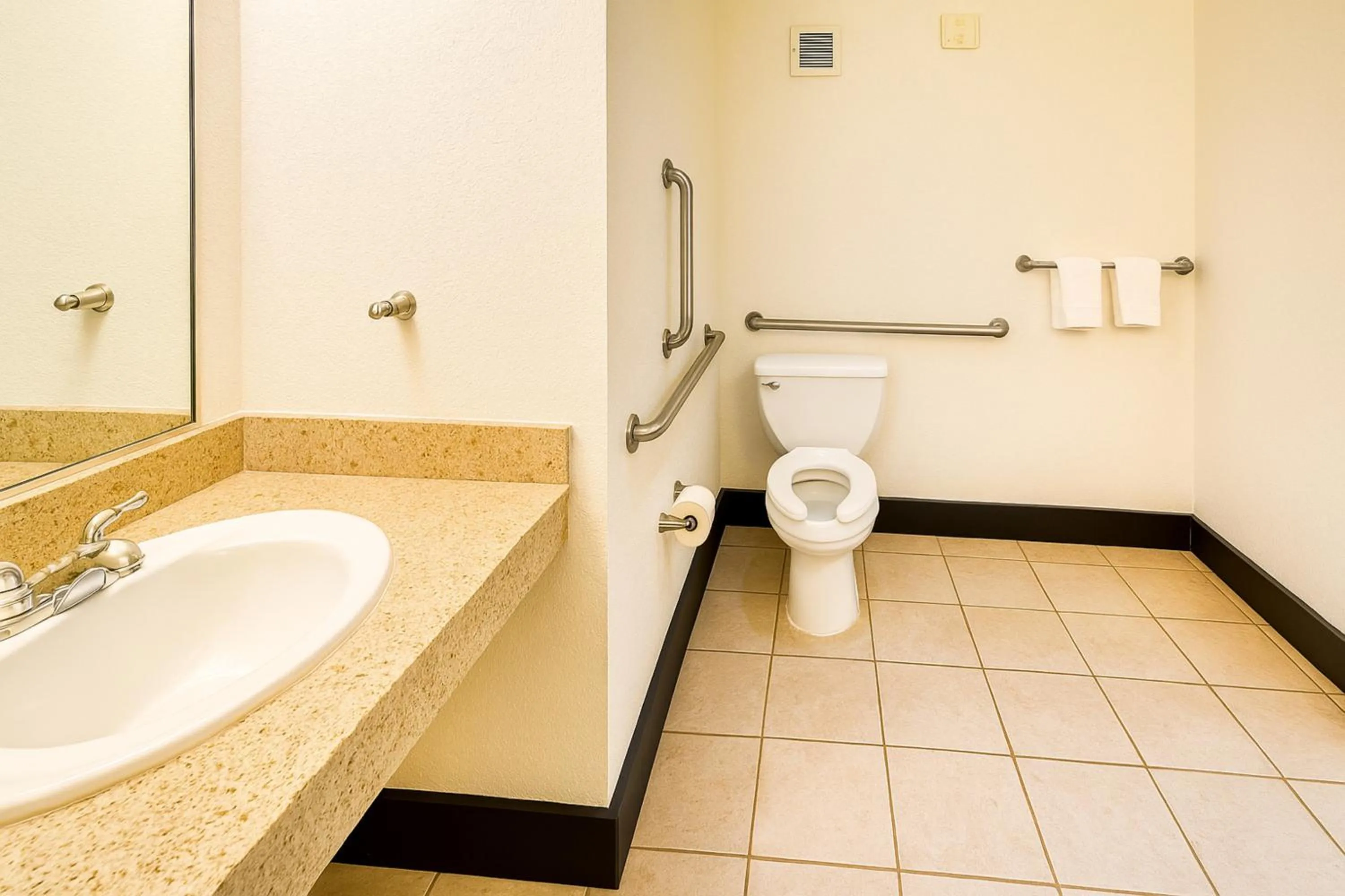 Bathroom in OYO Hotel and Casino Las Vegas