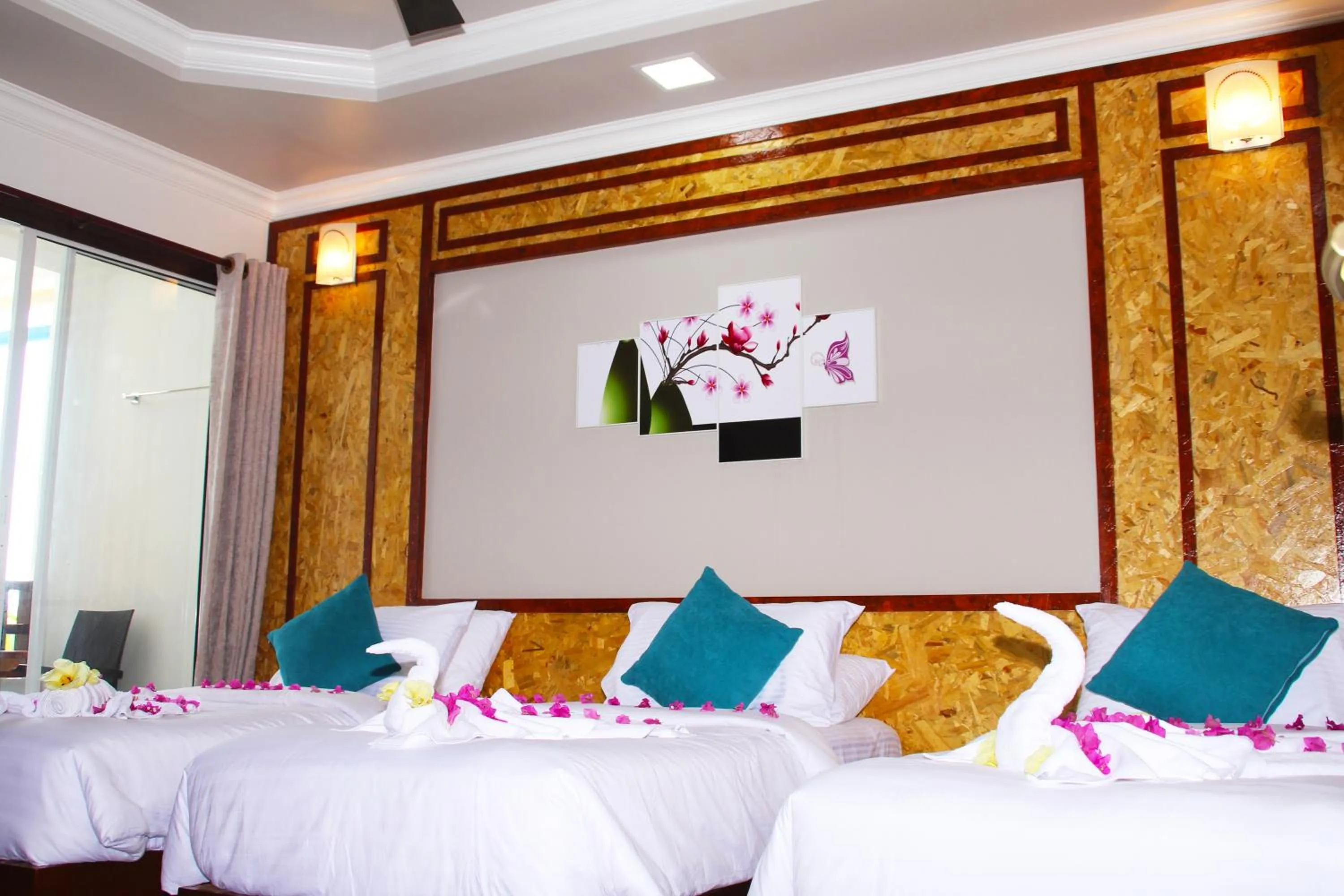 Photo of the whole room in Athens View Hotel