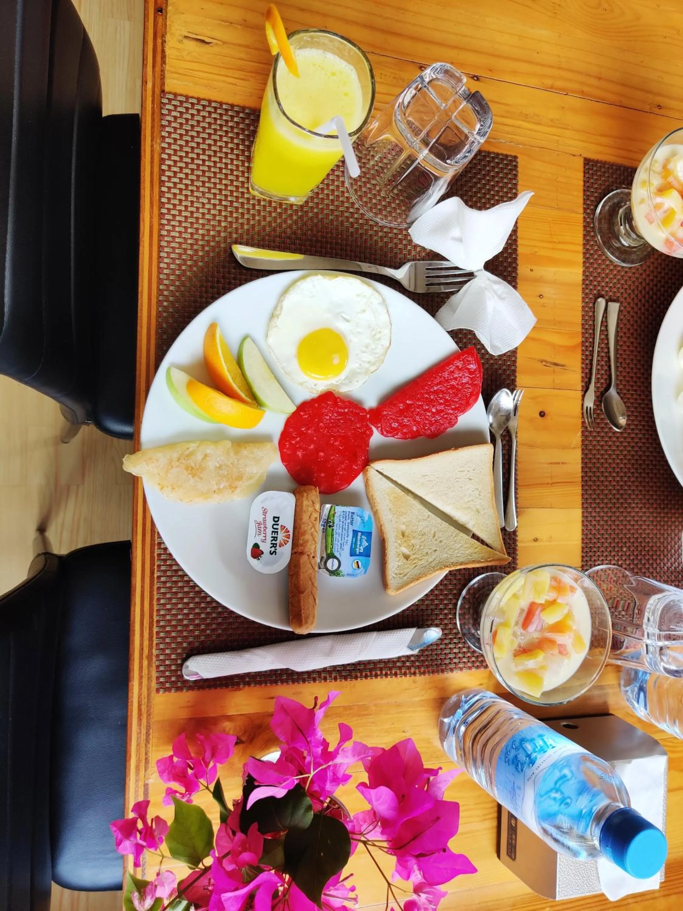 Restaurant/places to eat in Athens View Hotel