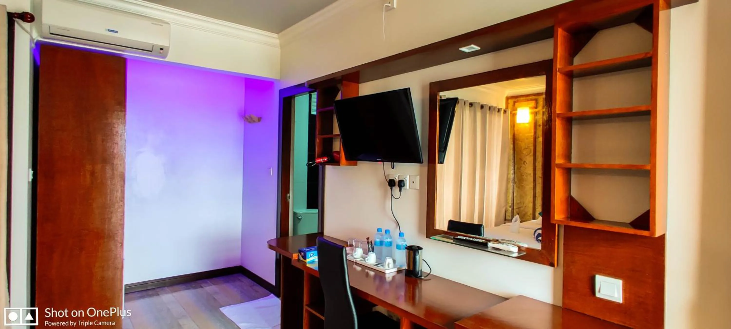 TV and multimedia in Athens View Hotel