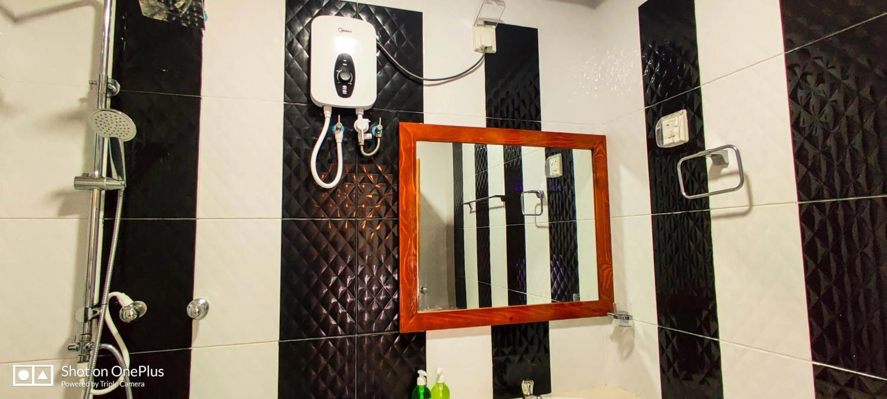 Toilet in Athens View Hotel