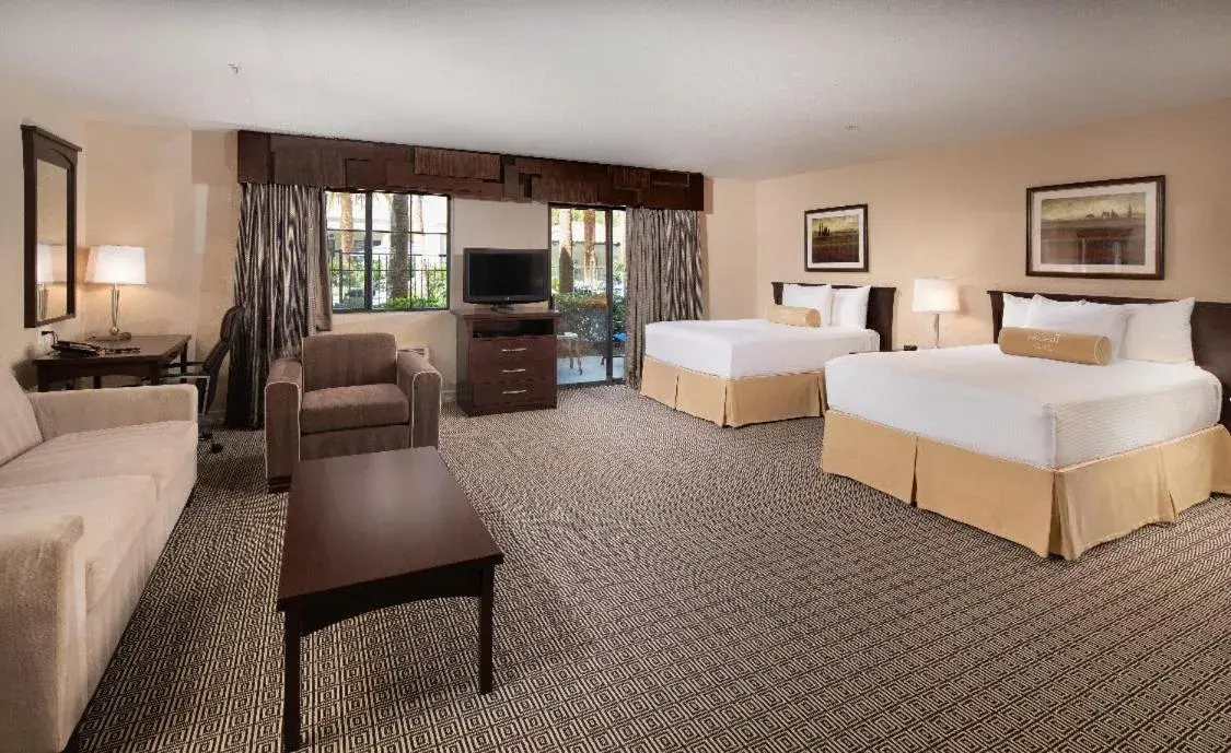 Deluxe Executive Double Non-Smoking Suite in Tuscany Suites & Casino Deluxe Executive Double Non-Smoking Suite in Tuscany Suites & Casino