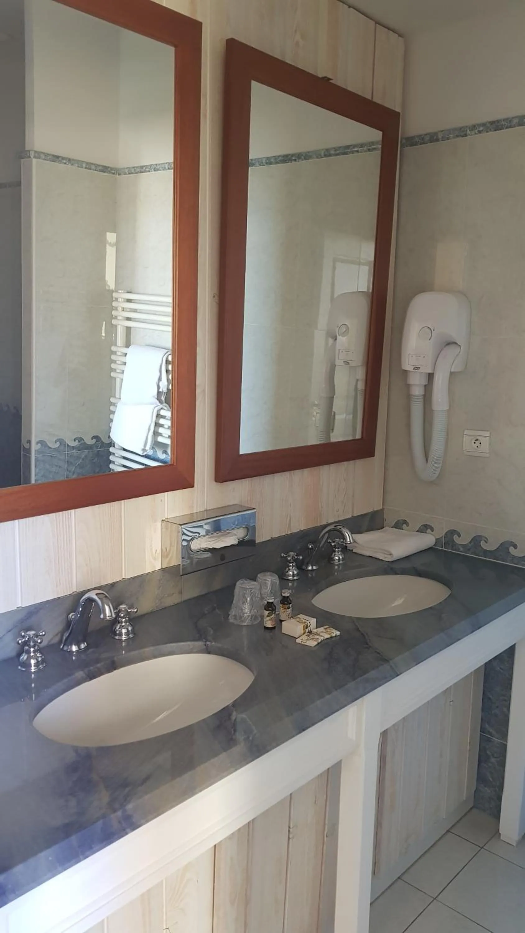 Shower in Manoir Du Cunningham