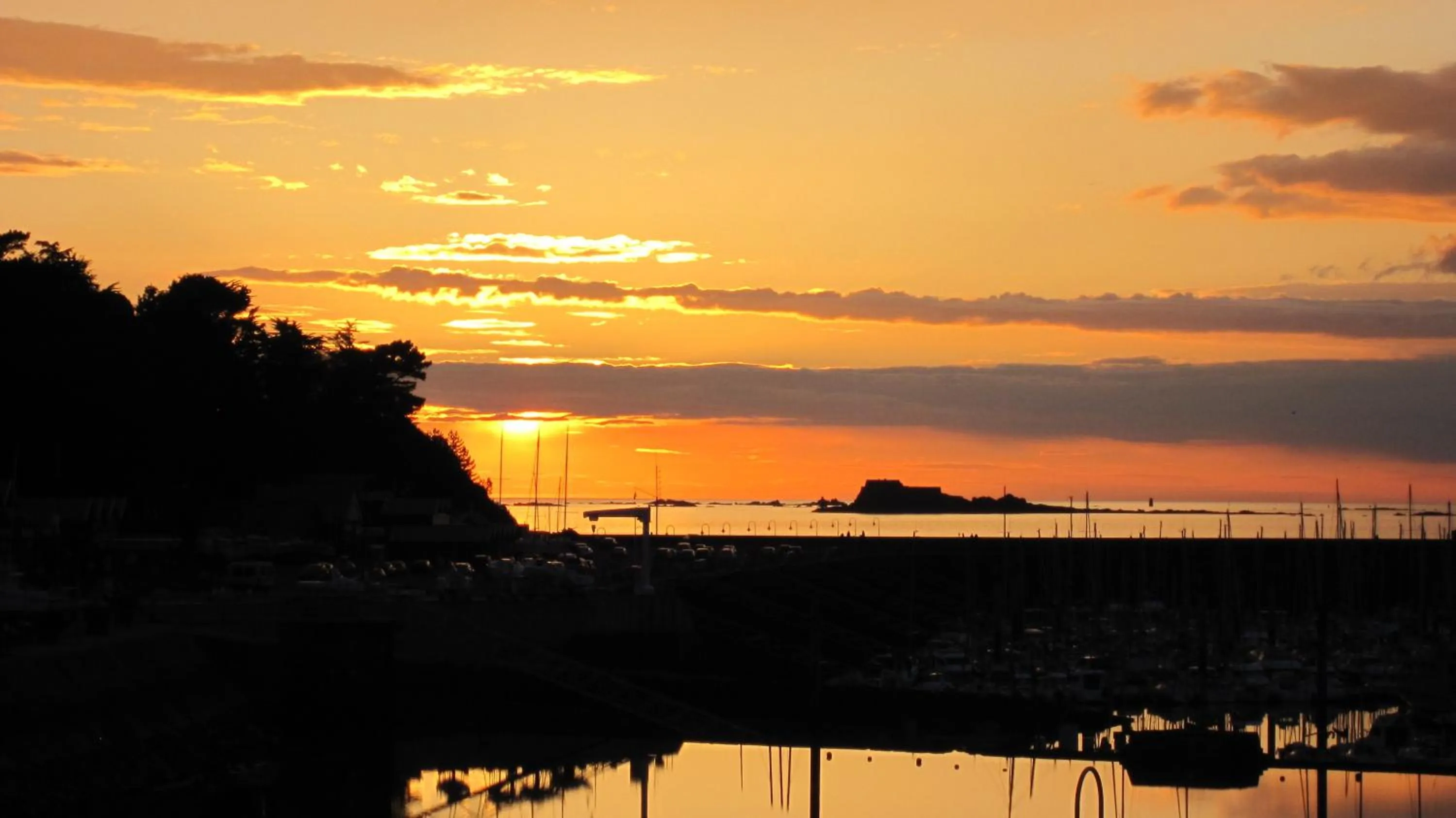 Night in Manoir Du Cunningham