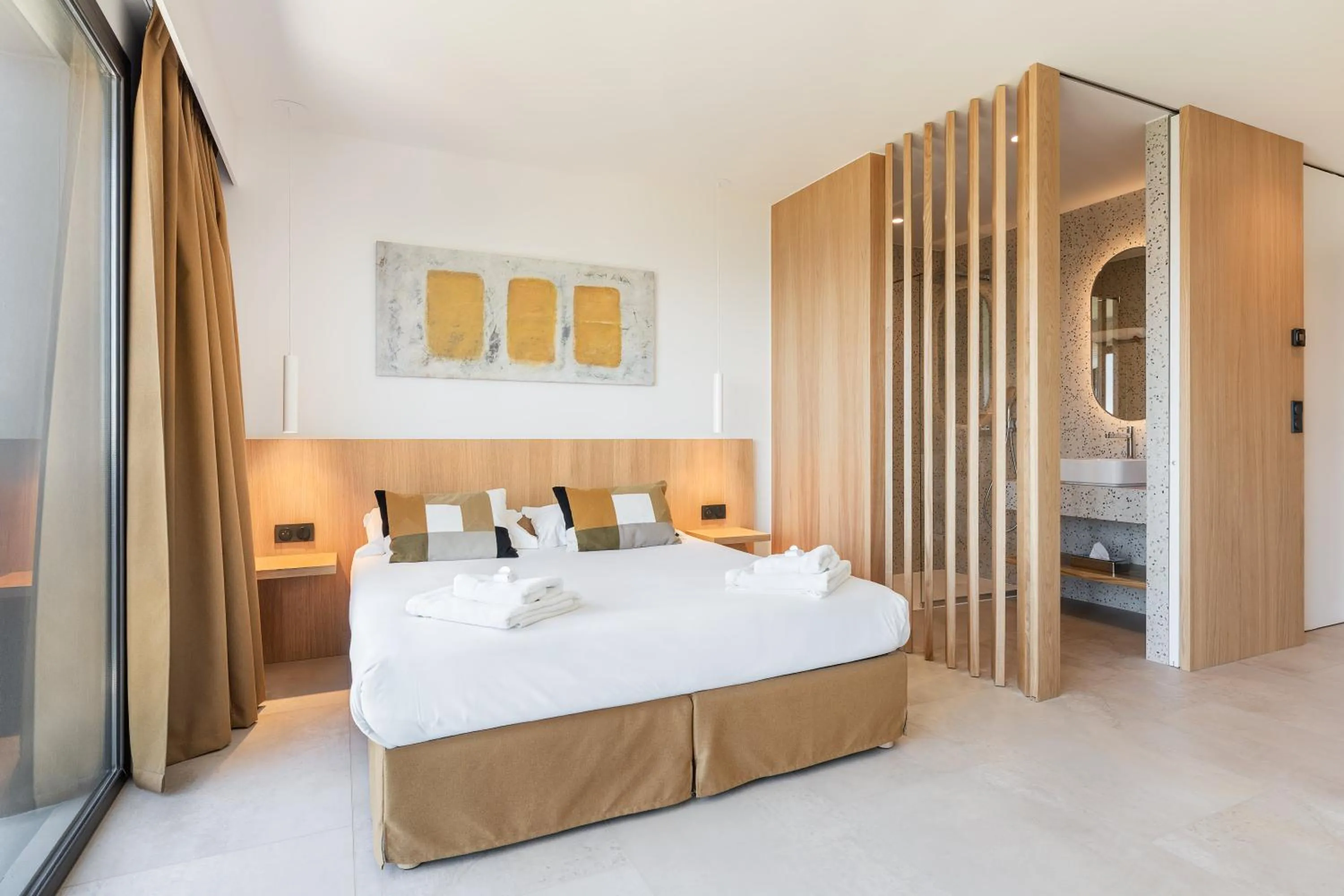 Photo of the whole room, Bed in Grand Hotel Du Golfe - Spa & Restaurant